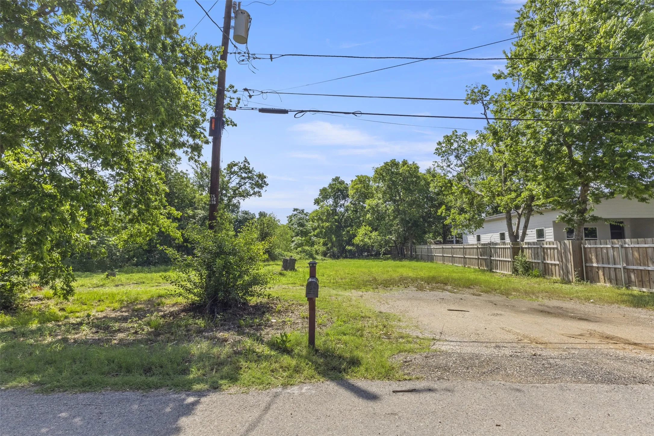 Unimproved Land For Sale in Dallas County , 2164 Coldbrook Lane, Dallas, Texas 75253, 0, 0, Garage spaces, 0 Sqft, built in 0, Price $75,000, mls#21275655, Real Estate Agent in Dallas, Homes For Sale in Dallas county, Homes For Sale in Dallas, Realtor in Dallas Texas, Real Estate Brokerage Independent Realty Texas, Luminita Cordes Realtor