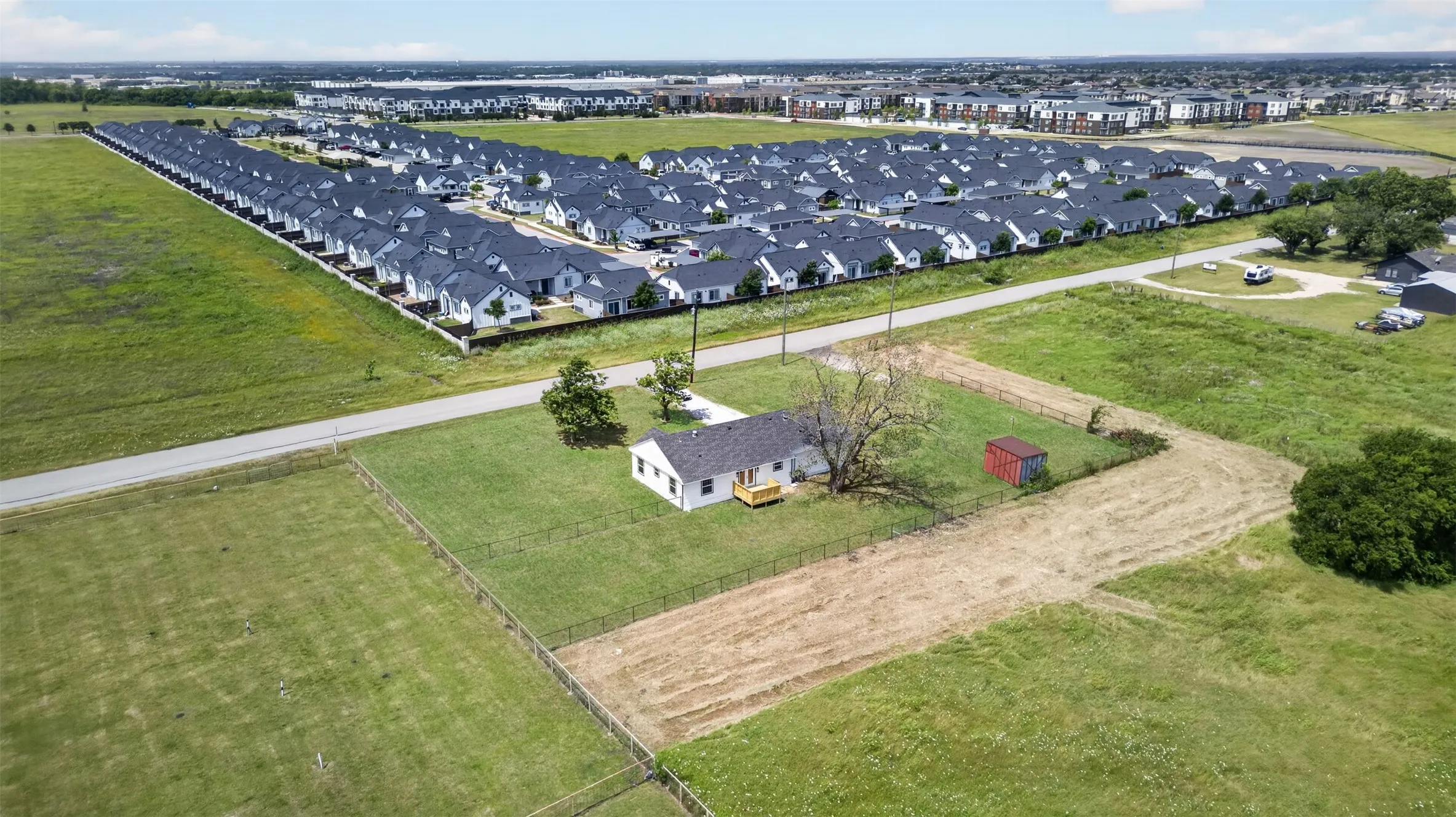 Single Family Residence For Rent in Kaufman County , 10900 Reeder, Forney, Texas 75126, 3 Bedroom, 2 Bathroom, 2 Garage spaces, 1,186 Sqft, built in 1979, mls#21283162, Real Estate Agent in Forney, Homes For Rent in Kaufman county, Homes For Rent in Forney, Realtor in Forney Texas, Real Estate Brokerage Independent Realty Texas, Luminita Cordes Realtor
