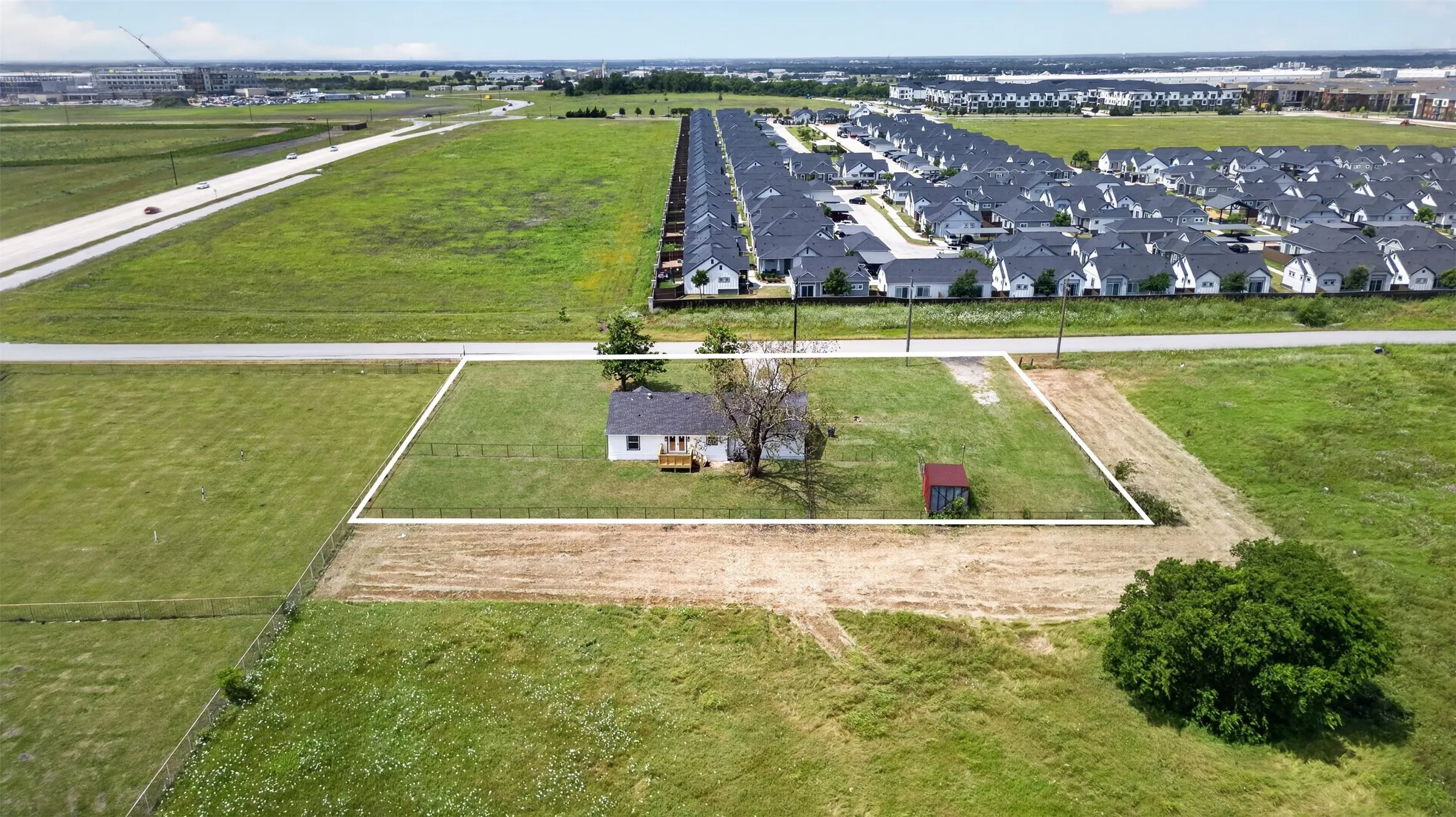 Single Family Residence For Rent in Kaufman County , 10900 Reeder, Forney, Texas 75126, 3 Bedroom, 2 Bathroom, 2 Garage spaces, 1,186 Sqft, built in 1979, mls#21283162, Real Estate Agent in Forney, Homes For Rent in Kaufman county, Homes For Rent in Forney, Realtor in Forney Texas, Real Estate Brokerage Independent Realty Texas, Luminita Cordes Realtor