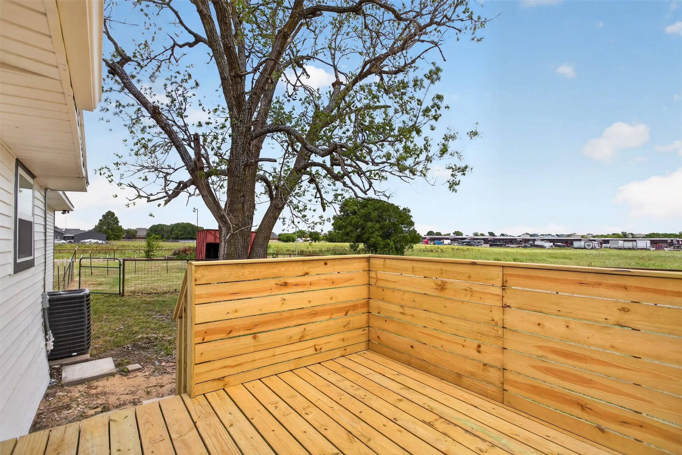 Single Family Residence For Rent in Kaufman County , 10900 Reeder, Forney, Texas 75126, 3 Bedroom, 2 Bathroom, 2 Garage spaces, 1,186 Sqft, built in 1979, mls#21283162, Real Estate Agent in Forney, Homes For Rent in Kaufman county, Homes For Rent in Forney, Realtor in Forney Texas, Real Estate Brokerage Independent Realty Texas, Luminita Cordes Realtor