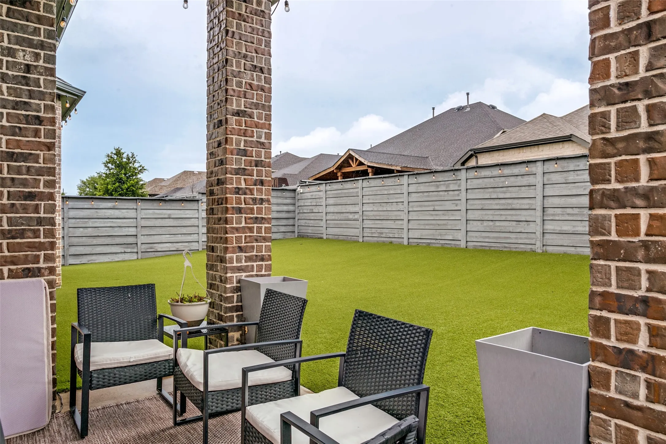 Single Family Residence For Sale in Denton County , 7008 Tree Stand Point, Little Elm, Texas 76227, 4 Bedroom, 3 Bathroom, 2 Garage spaces, 2,317 Sqft, built in 2020, mls#21273365, Real Estate Agent in Little Elm, Homes For Sale in Denton county, Homes For Sale in Little Elm, Realtor in Little Elm Texas, Real Estate Brokerage Independent Realty Texas, Luminita Cordes Realtor
