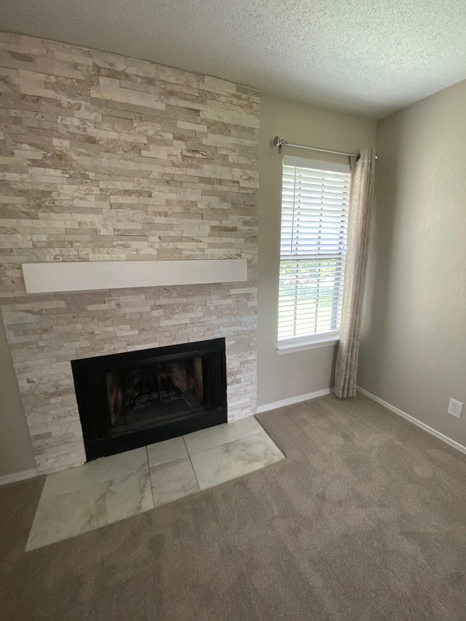 Condominium For Sale in Collin County , 4748 Old Bent Tree Lane 1303, Dallas, Texas 75287, 1 Bedroom, 1 Bathroom, Garage spaces, 527 Sqft, built in 1985, Price $122,000, mls#21282541, Real Estate Agent in Dallas, Homes For Sale in Collin county, Homes For Sale in Dallas, Realtor in Dallas Texas, Real Estate Brokerage Independent Realty Texas, Luminita Cordes Realtor