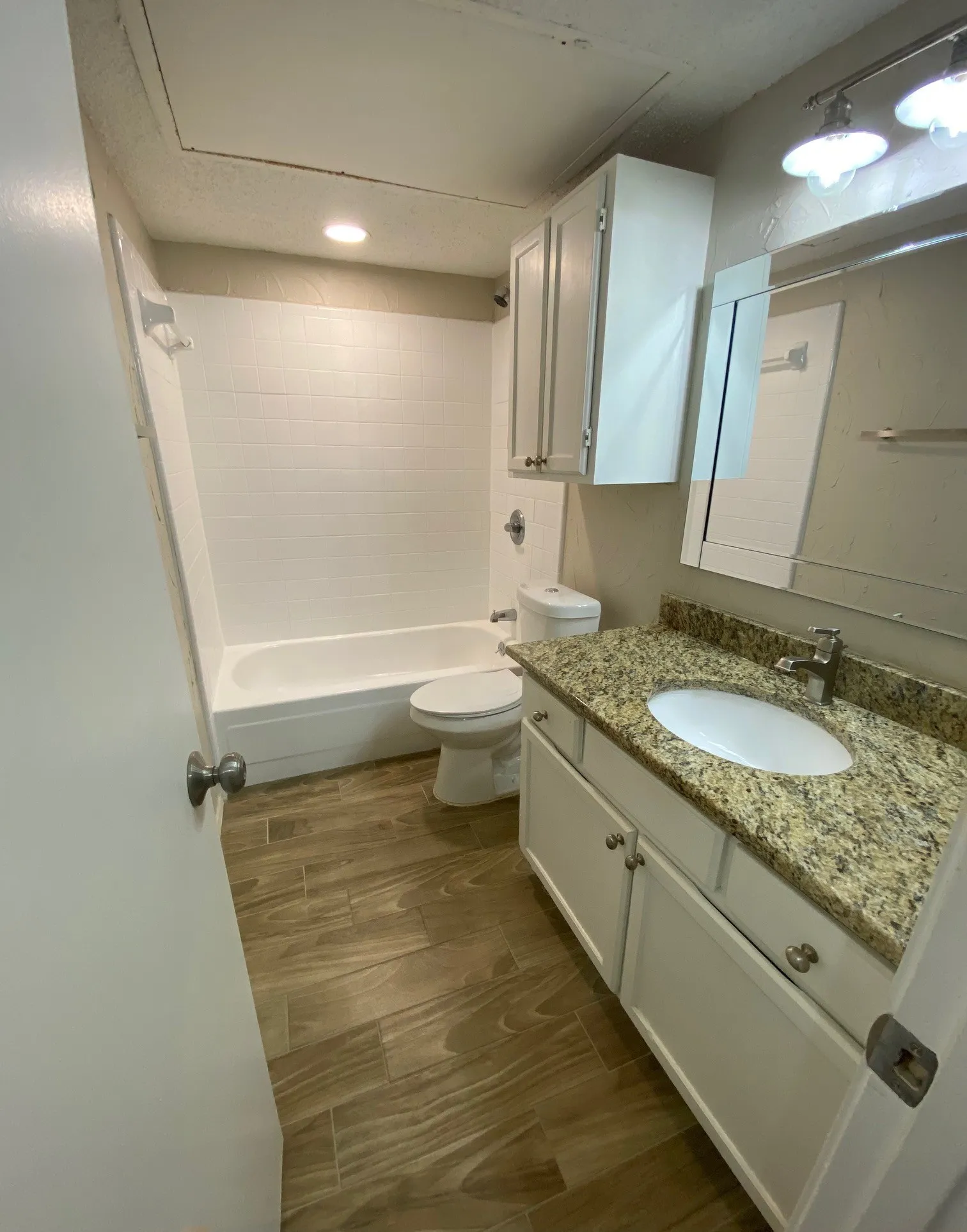 Condominium For Sale in Collin County , 4748 Old Bent Tree Lane 1303, Dallas, Texas 75287, 1 Bedroom, 1 Bathroom, Garage spaces, 527 Sqft, built in 1985, Price $122,000, mls#21282541, Real Estate Agent in Dallas, Homes For Sale in Collin county, Homes For Sale in Dallas, Realtor in Dallas Texas, Real Estate Brokerage Independent Realty Texas, Luminita Cordes Realtor