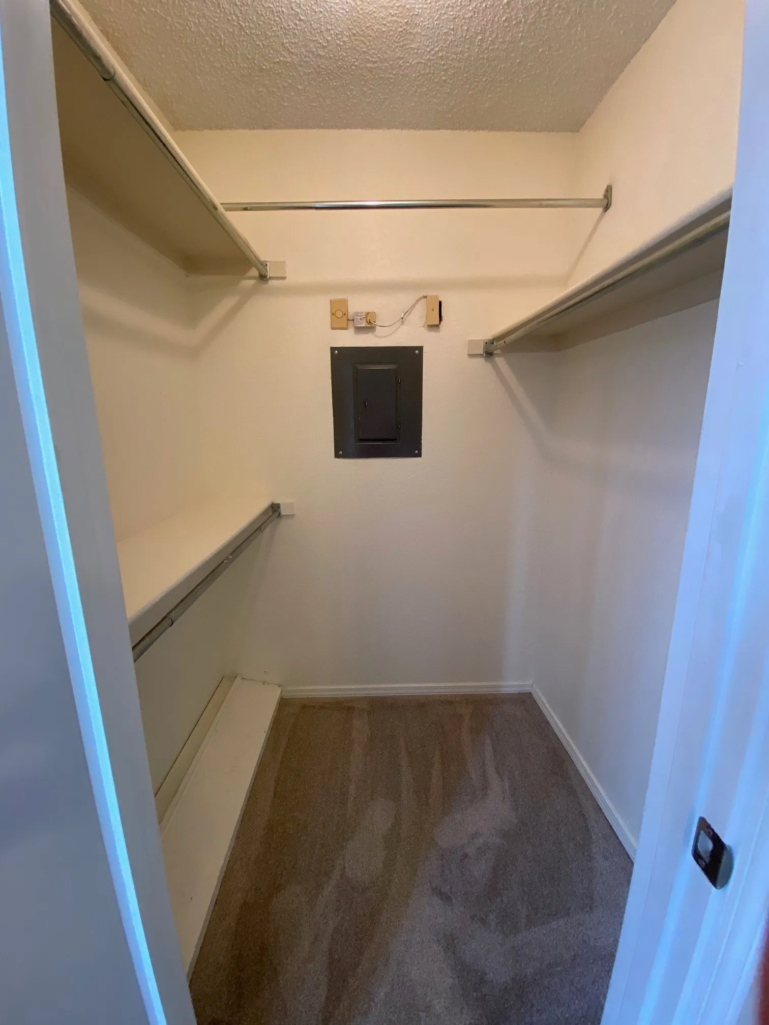 Condominium For Sale in Collin County , 4748 Old Bent Tree Lane 1303, Dallas, Texas 75287, 1 Bedroom, 1 Bathroom, Garage spaces, 527 Sqft, built in 1985, Price $122,000, mls#21282541, Real Estate Agent in Dallas, Homes For Sale in Collin county, Homes For Sale in Dallas, Realtor in Dallas Texas, Real Estate Brokerage Independent Realty Texas, Luminita Cordes Realtor
