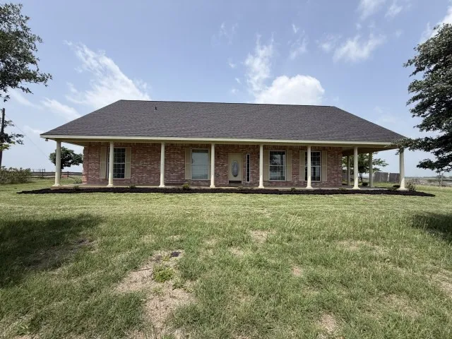 Single Family Residence For Sale in Navarro County , 9652 County Road 4360, Frost, Texas 76641, 3 Bedrooms, 2 Bathrooms, 3 Garage spaces, 2,995 Sqft, built in 2000, Price $415,000, mls#21283165, Real Estate Agent in Frost, Homes For Sale in Navarro county, Homes For Sale in Frost, Realtor in Frost Texas, Real Estate Brokerage Independent Realty Texas, Luminita Cordes Realtor