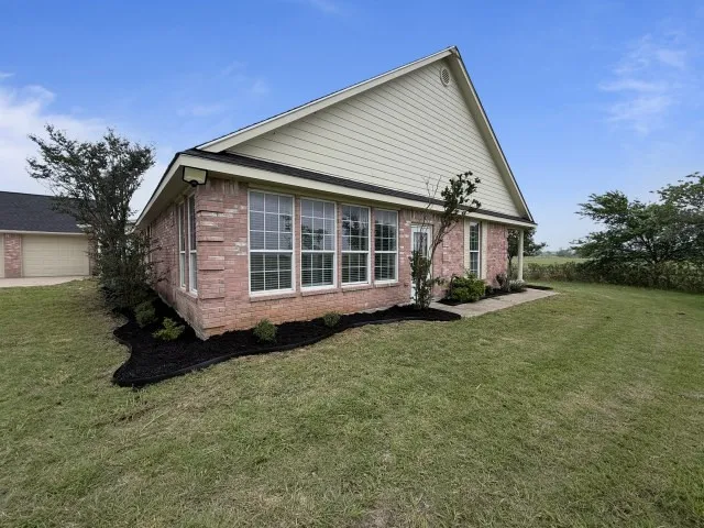 Single Family Residence For Sale in Navarro County , 9652 County Road 4360, Frost, Texas 76641, 3 Bedrooms, 2 Bathrooms, 3 Garage spaces, 2,995 Sqft, built in 2000, Price $415,000, mls#21283165, Real Estate Agent in Frost, Homes For Sale in Navarro county, Homes For Sale in Frost, Realtor in Frost Texas, Real Estate Brokerage Independent Realty Texas, Luminita Cordes Realtor