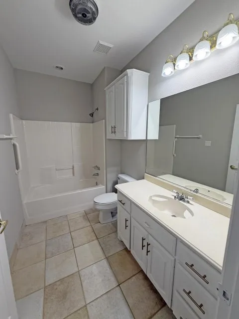 Single Family Residence For Sale in Navarro County , 9652 County Road 4360, Frost, Texas 76641, 3 Bedrooms, 2 Bathrooms, 3 Garage spaces, 2,995 Sqft, built in 2000, Price $415,000, mls#21283165, Real Estate Agent in Frost, Homes For Sale in Navarro county, Homes For Sale in Frost, Realtor in Frost Texas, Real Estate Brokerage Independent Realty Texas, Luminita Cordes Realtor