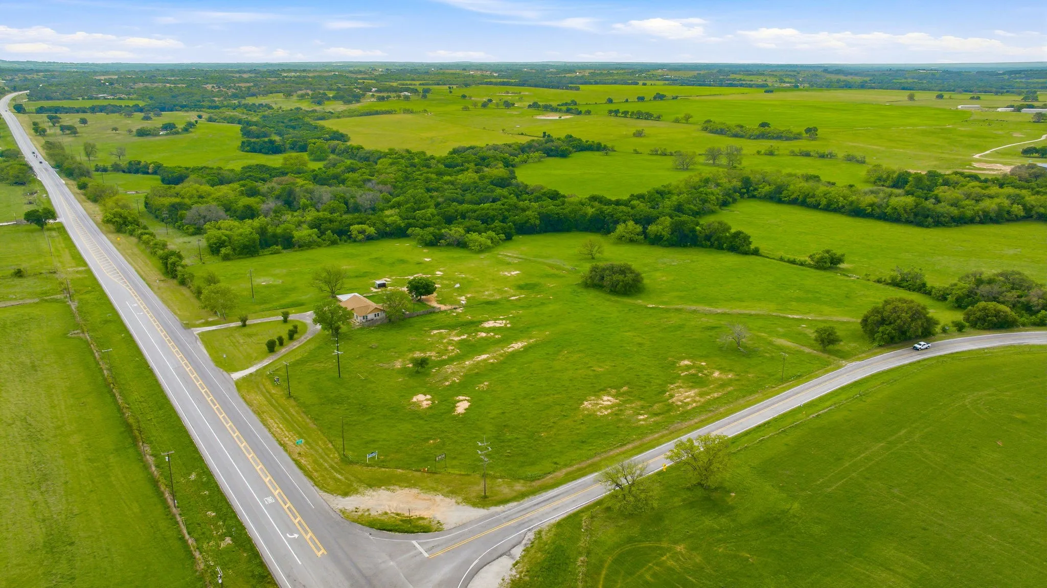 Single Family Residence For Sale in Comanche County , 7450 E Highway 6 3, De Leon, Texas 76444, 4 Bedroom, 3 Bathroom, Garage spaces, 2,098 Sqft, built in 1957, mls#21283179, Real Estate Agent in De Leon, Homes For Sale in Comanche county, Homes For Sale in De Leon, Realtor in De Leon Texas, Real Estate Brokerage Independent Realty Texas, Luminita Cordes Realtor