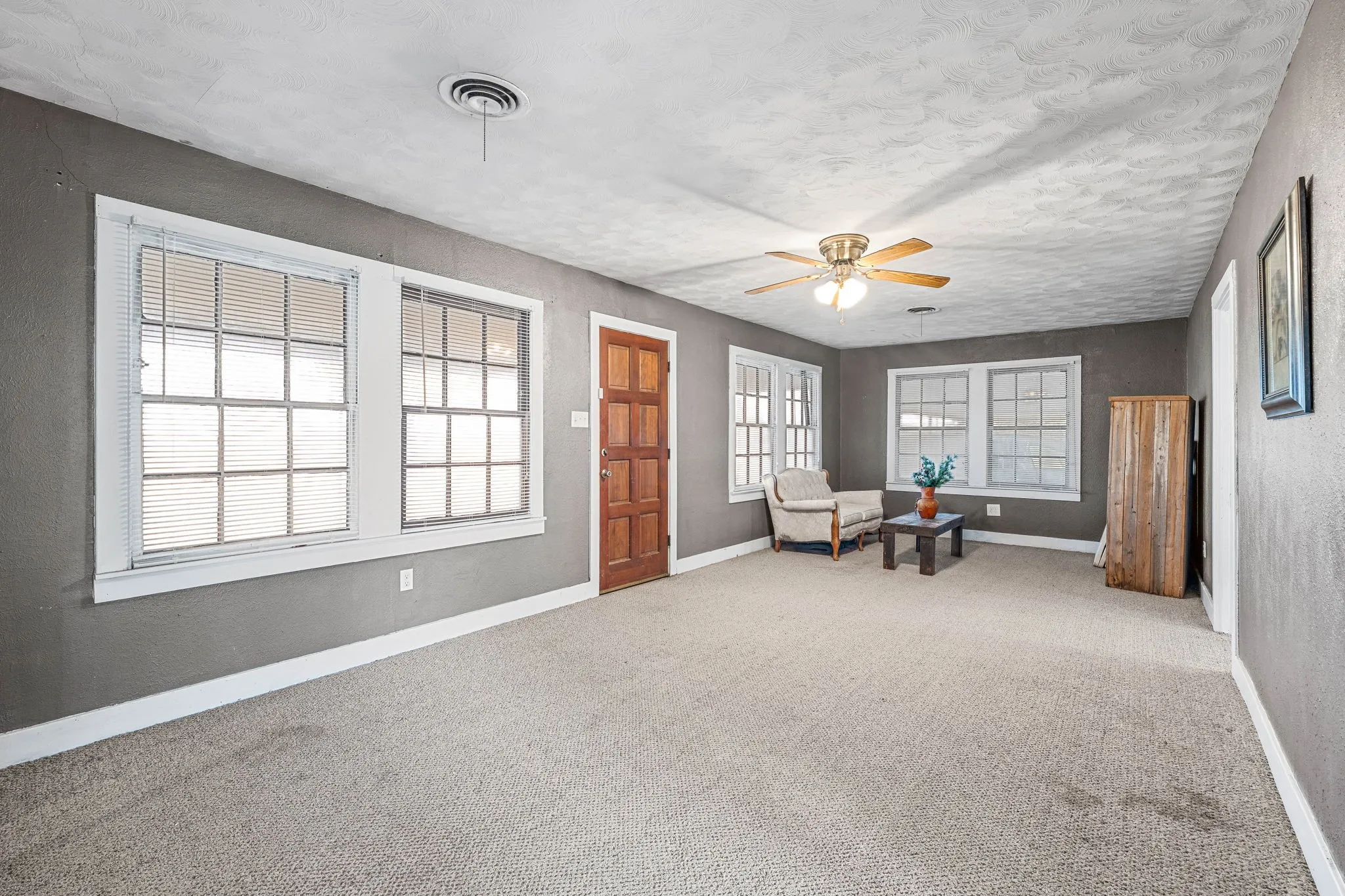 Single Family Residence For Sale in Comanche County , 7450 E Highway 6 3, De Leon, Texas 76444, 4 Bedroom, 3 Bathroom, Garage spaces, 2,098 Sqft, built in 1957, mls#21283179, Real Estate Agent in De Leon, Homes For Sale in Comanche county, Homes For Sale in De Leon, Realtor in De Leon Texas, Real Estate Brokerage Independent Realty Texas, Luminita Cordes Realtor
