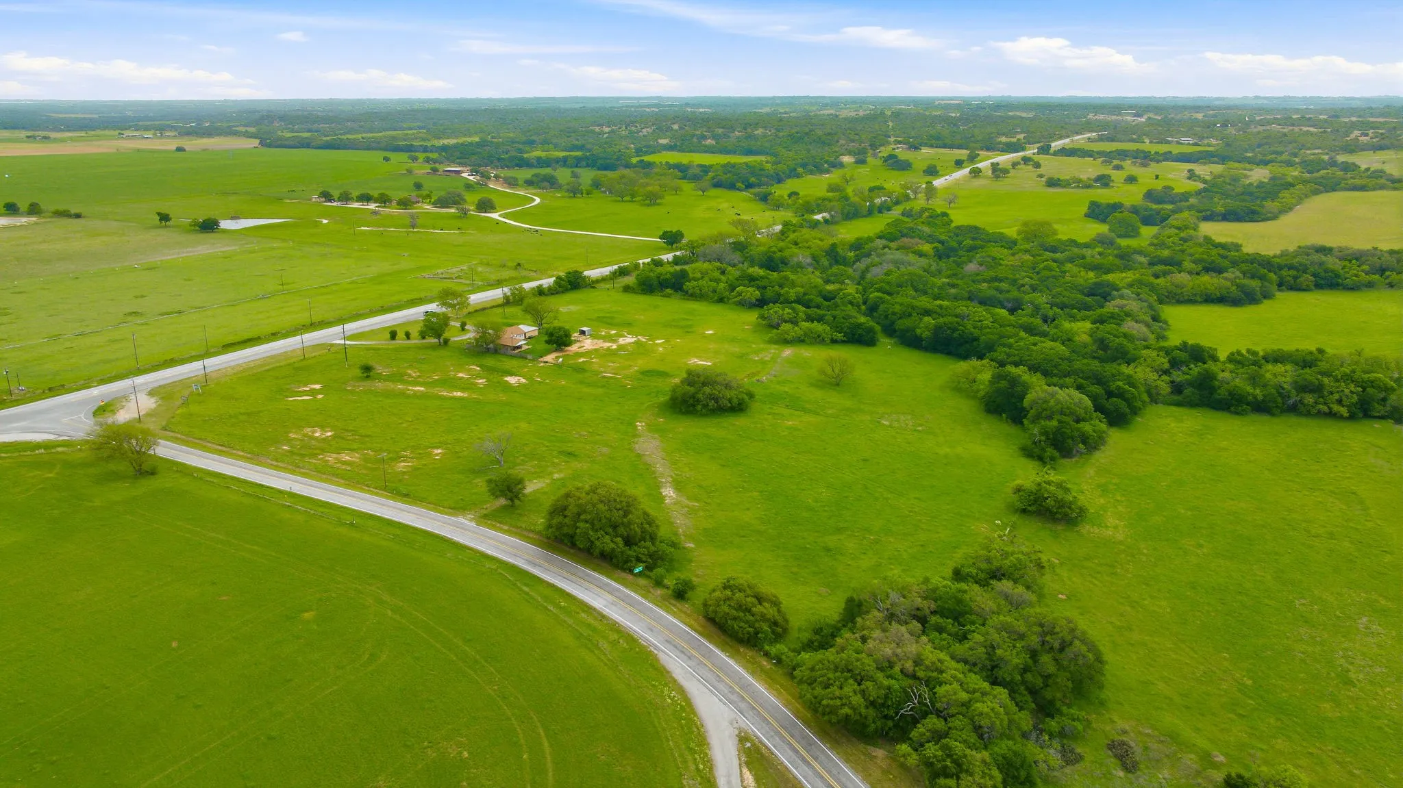 Single Family Residence For Sale in Comanche County , 7450 E Highway 6 3, De Leon, Texas 76444, 4 Bedroom, 3 Bathroom, Garage spaces, 2,098 Sqft, built in 1957, mls#21283179, Real Estate Agent in De Leon, Homes For Sale in Comanche county, Homes For Sale in De Leon, Realtor in De Leon Texas, Real Estate Brokerage Independent Realty Texas, Luminita Cordes Realtor