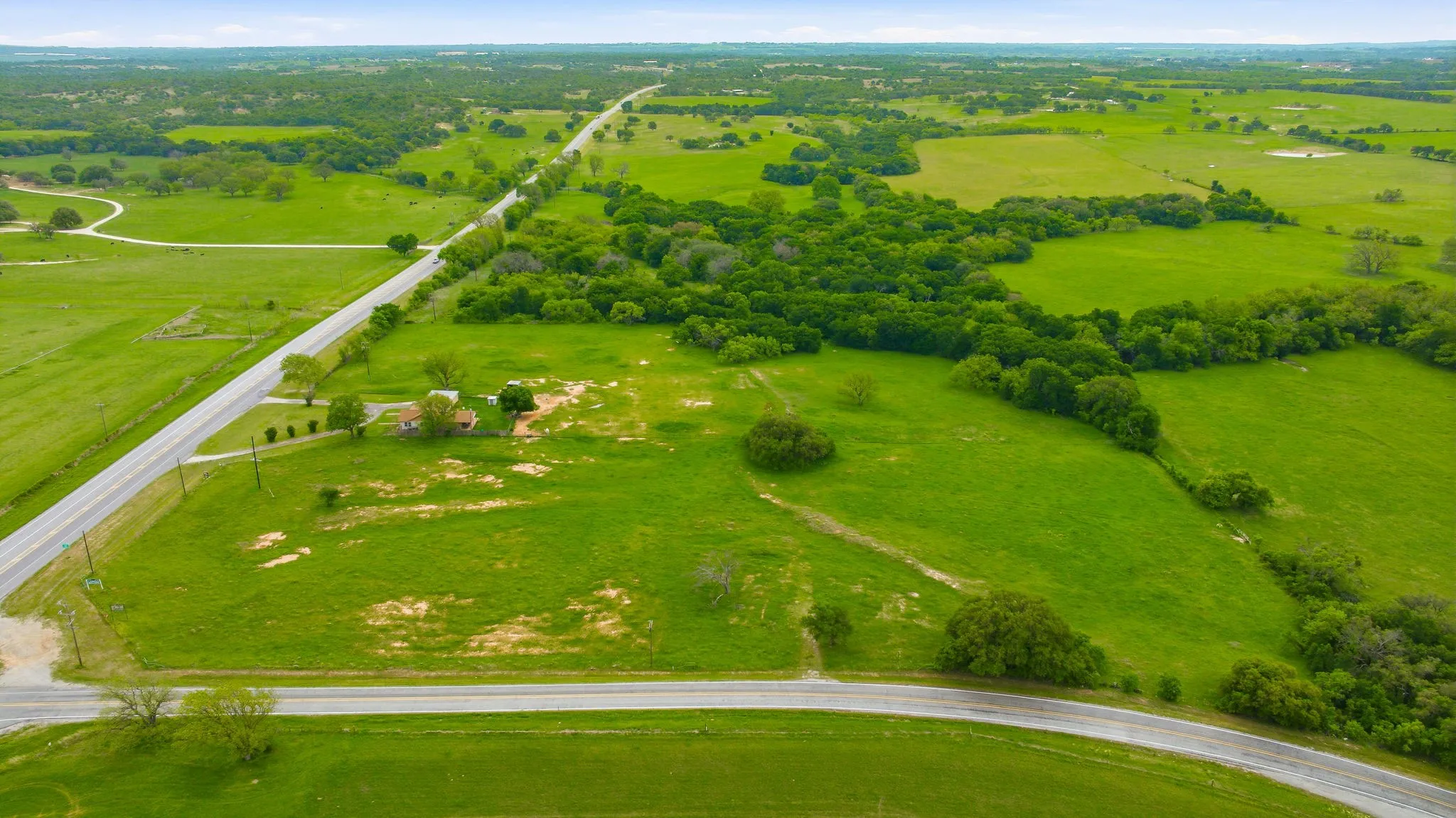 Single Family Residence For Sale in Comanche County , 7450 E Highway 6 3, De Leon, Texas 76444, 4 Bedroom, 3 Bathroom, Garage spaces, 2,098 Sqft, built in 1957, mls#21283179, Real Estate Agent in De Leon, Homes For Sale in Comanche county, Homes For Sale in De Leon, Realtor in De Leon Texas, Real Estate Brokerage Independent Realty Texas, Luminita Cordes Realtor