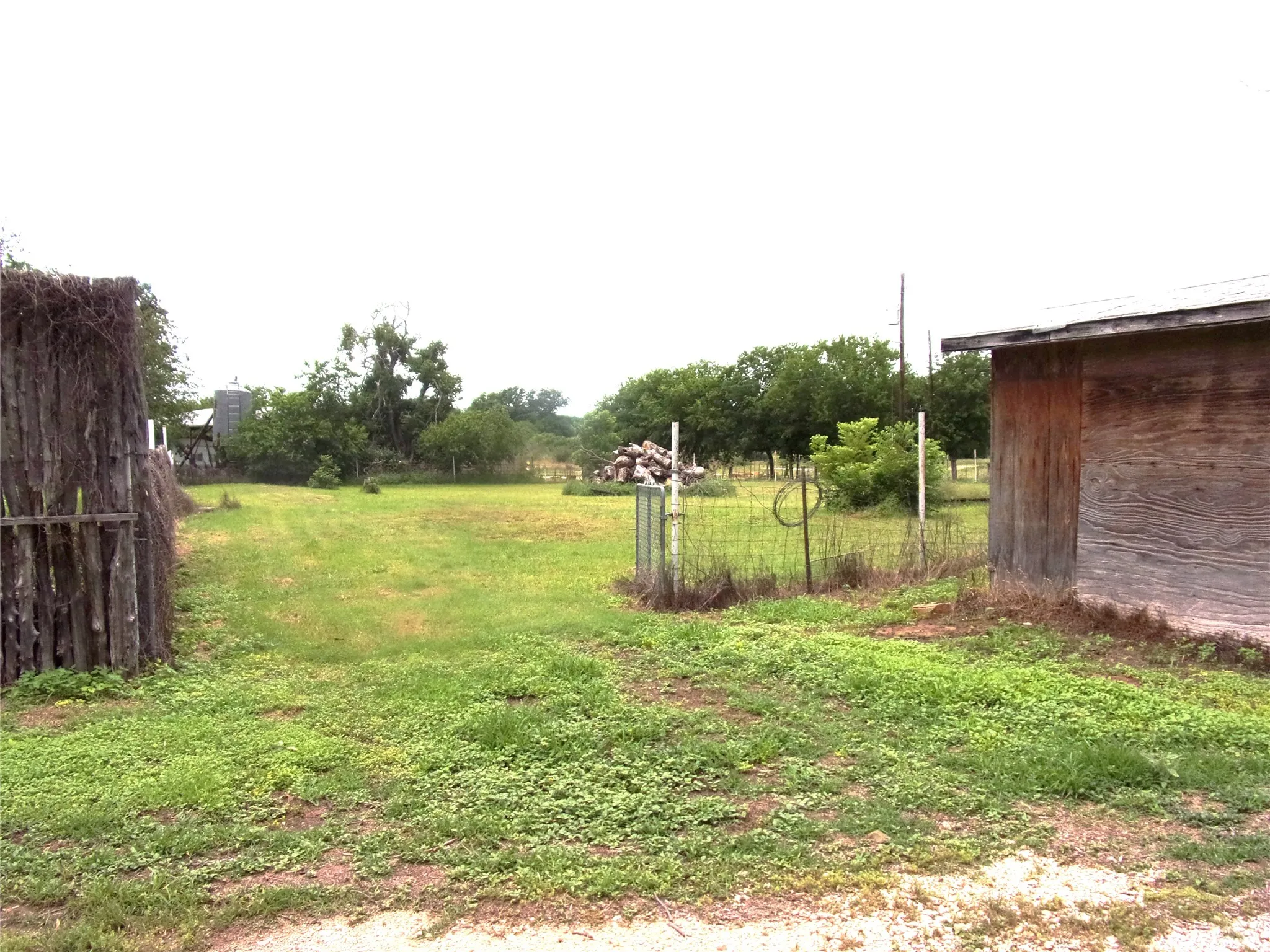 Single Family Residence For Sale in San Saba County , 355 County Road 104, San Saba, Texas 76877, 3 Bedroom, 2 Bathroom, Garage spaces, 2,303 Sqft, built in 1912, mls#21282873, Real Estate Agent in San Saba, Homes For Sale in San Saba county, Homes For Sale in San Saba, Realtor in San Saba Texas, Real Estate Brokerage Independent Realty Texas, Luminita Cordes Realtor