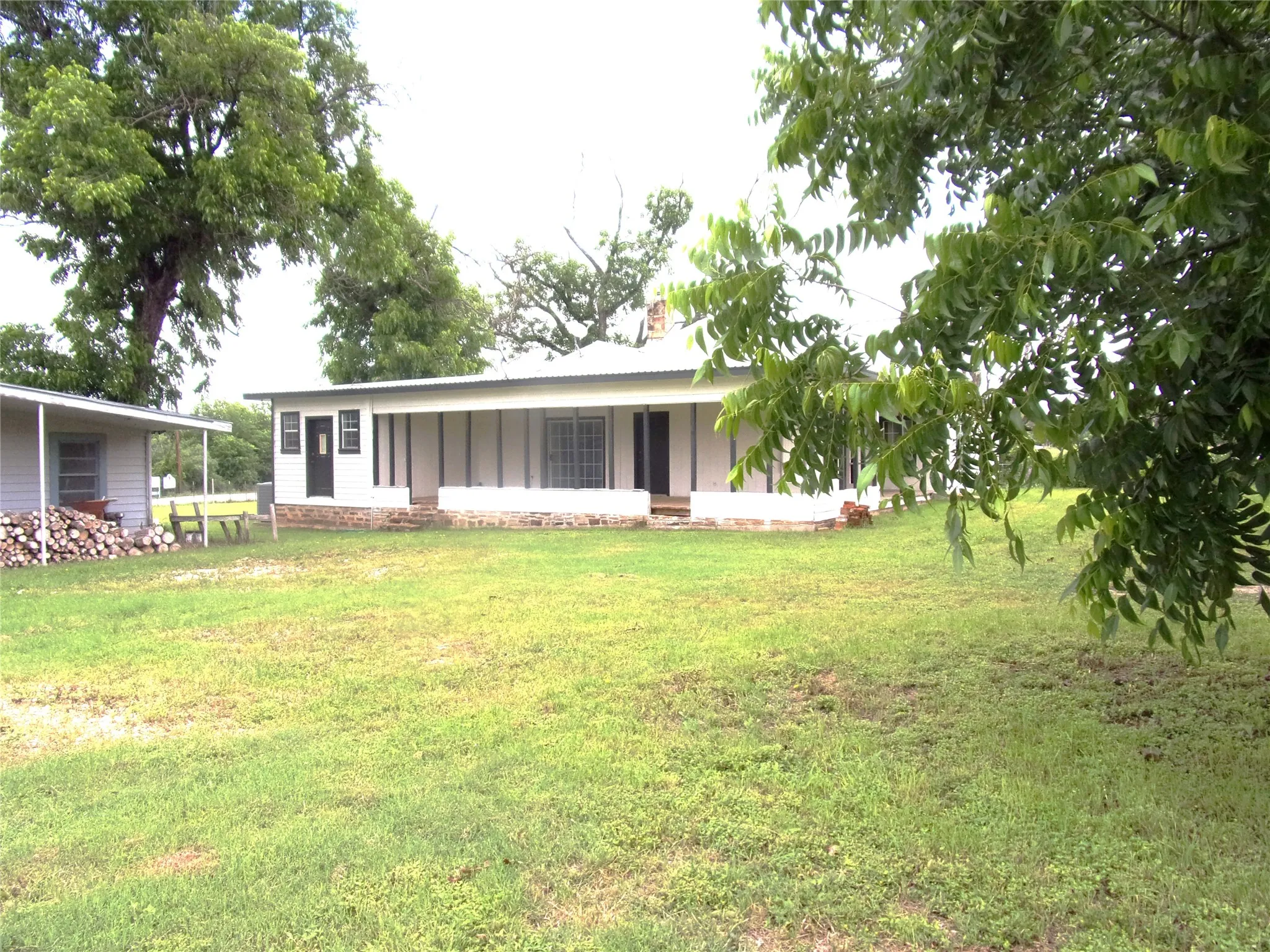 Single Family Residence For Sale in San Saba County , 355 County Road 104, San Saba, Texas 76877, 3 Bedroom, 2 Bathroom, Garage spaces, 2,303 Sqft, built in 1912, mls#21282873, Real Estate Agent in San Saba, Homes For Sale in San Saba county, Homes For Sale in San Saba, Realtor in San Saba Texas, Real Estate Brokerage Independent Realty Texas, Luminita Cordes Realtor