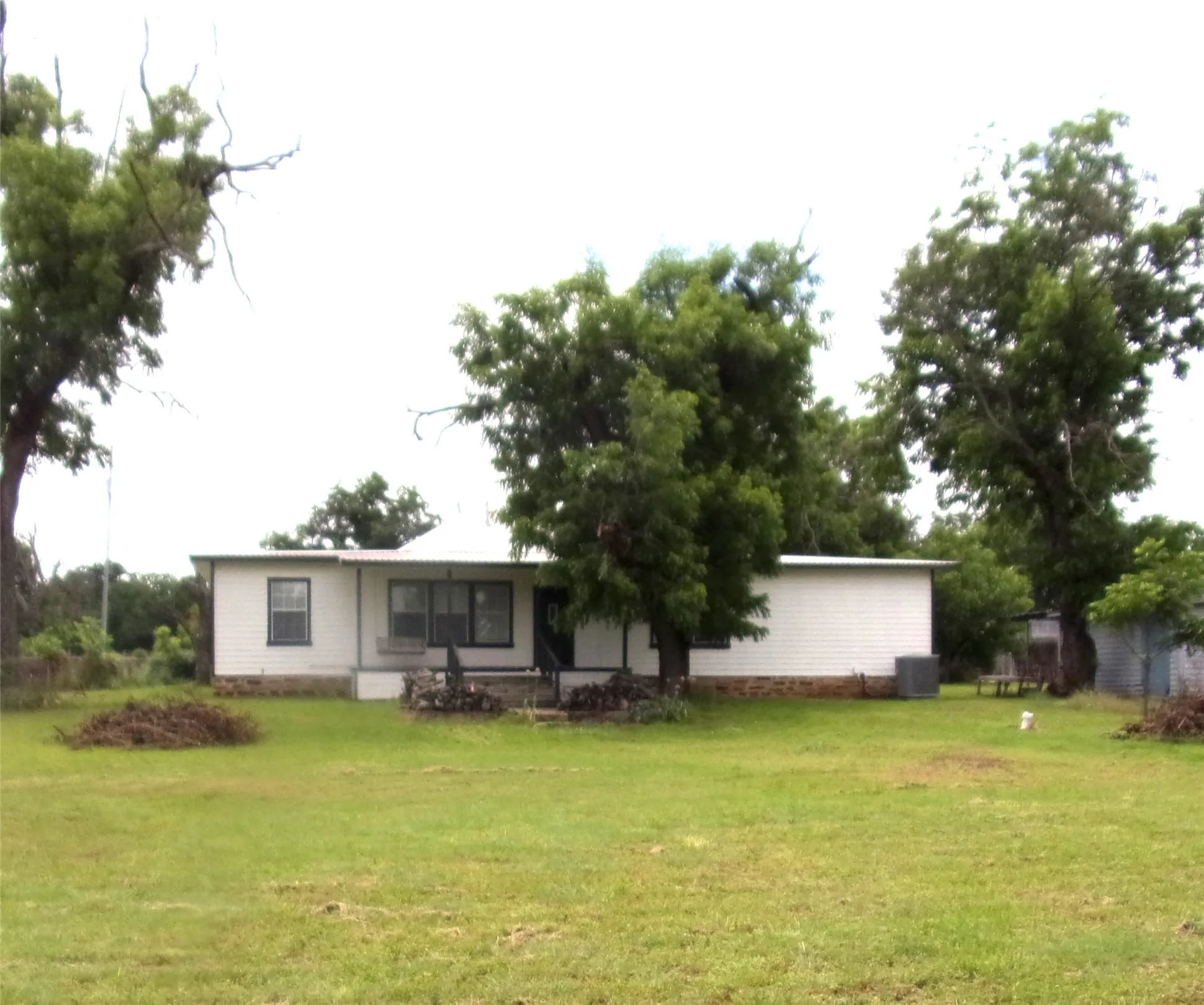 Single Family Residence For Sale in San Saba County , 355 County Road 104, San Saba, Texas 76877, 3 Bedroom, 2 Bathroom, Garage spaces, 2,303 Sqft, built in 1912, mls#21282873, Real Estate Agent in San Saba, Homes For Sale in San Saba county, Homes For Sale in San Saba, Realtor in San Saba Texas, Real Estate Brokerage Independent Realty Texas, Luminita Cordes Realtor