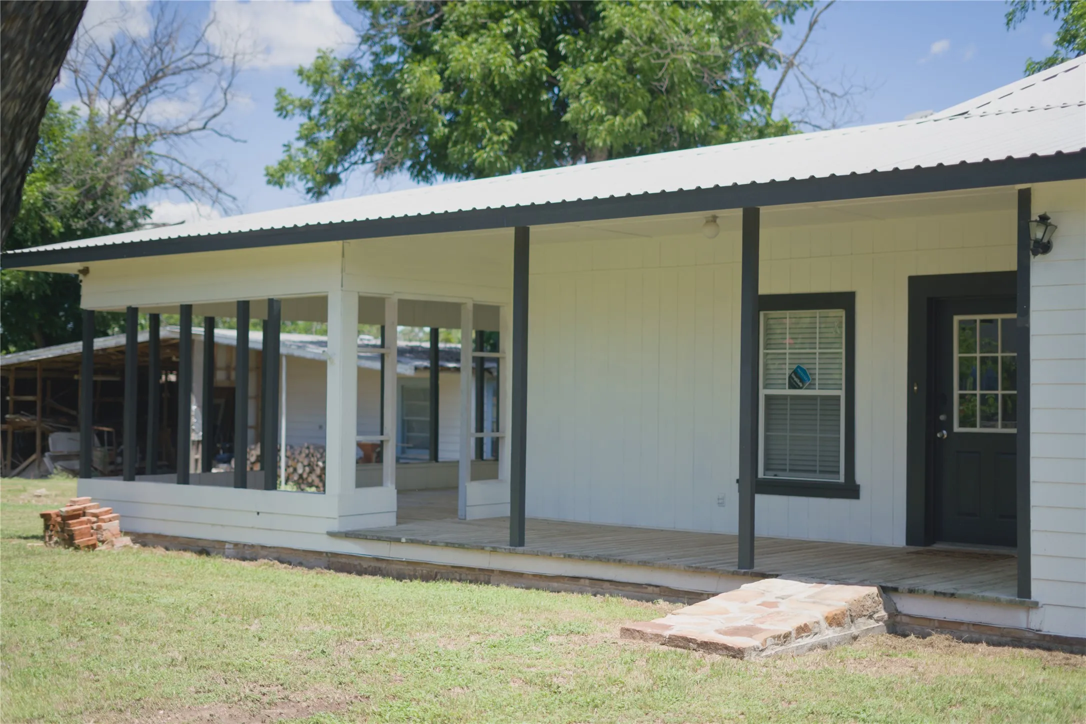 Single Family Residence For Sale in San Saba County , 355 County Road 104, San Saba, Texas 76877, 3 Bedroom, 2 Bathroom, Garage spaces, 2,303 Sqft, built in 1912, mls#21282873, Real Estate Agent in San Saba, Homes For Sale in San Saba county, Homes For Sale in San Saba, Realtor in San Saba Texas, Real Estate Brokerage Independent Realty Texas, Luminita Cordes Realtor
