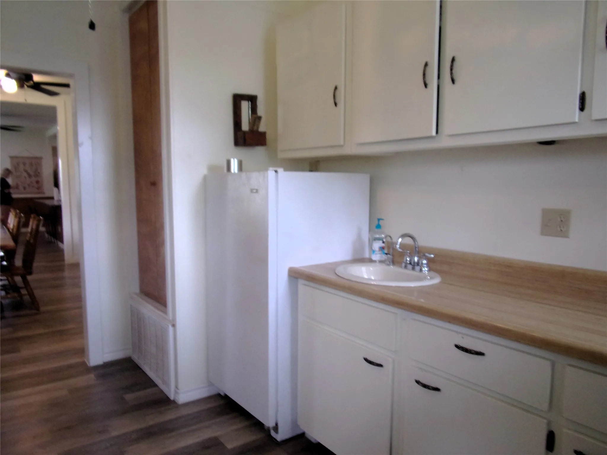 Single Family Residence For Sale in San Saba County , 355 County Road 104, San Saba, Texas 76877, 3 Bedroom, 2 Bathroom, Garage spaces, 2,303 Sqft, built in 1912, mls#21282873, Real Estate Agent in San Saba, Homes For Sale in San Saba county, Homes For Sale in San Saba, Realtor in San Saba Texas, Real Estate Brokerage Independent Realty Texas, Luminita Cordes Realtor