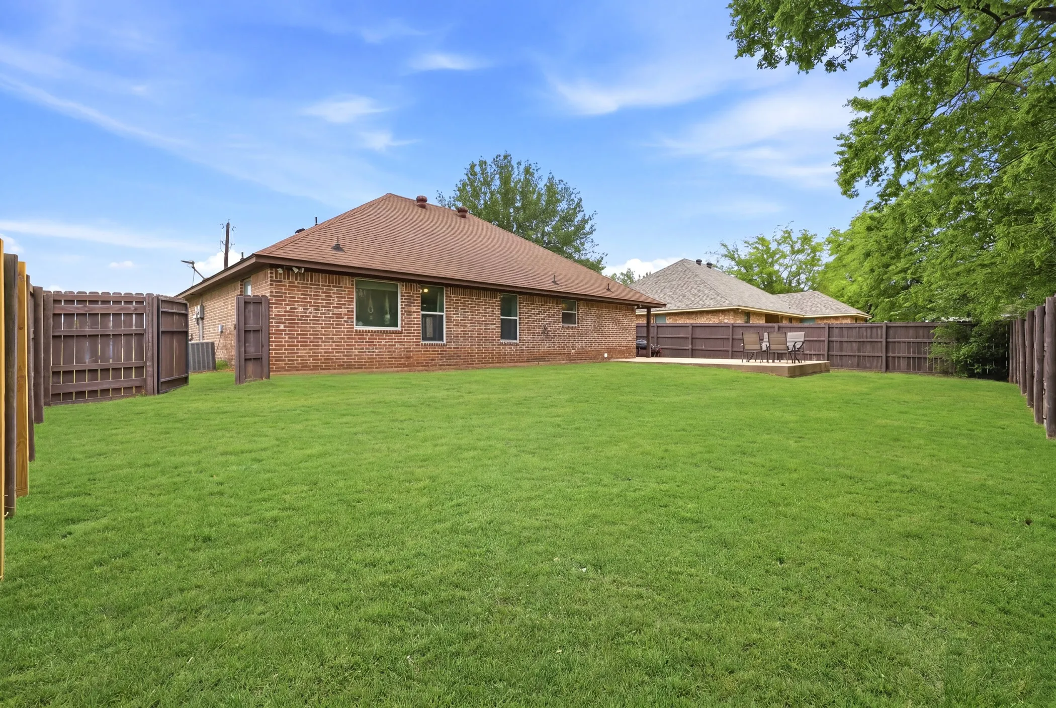 Single Family Residence For Sale in Smith County , 605 Penny Lane, Lindale, Texas 75771, 3 Bedroom, 2 Bathroom, 2 Garage spaces, 1,478 Sqft, built in 2011, mls#21283223, Real Estate Agent in Lindale, Homes For Sale in Smith county, Homes For Sale in Lindale, Realtor in Lindale Texas, Real Estate Brokerage Independent Realty Texas, Luminita Cordes Realtor