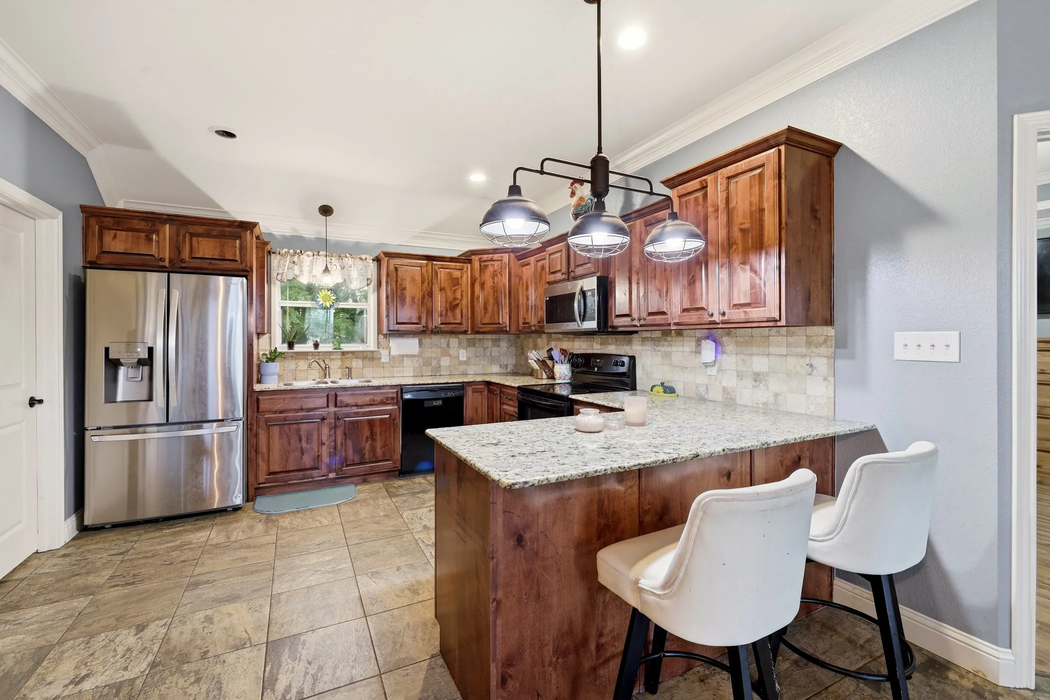 Single Family Residence For Sale in Smith County , 605 Penny Lane, Lindale, Texas 75771, 3 Bedroom, 2 Bathroom, 2 Garage spaces, 1,478 Sqft, built in 2011, mls#21283223, Real Estate Agent in Lindale, Homes For Sale in Smith county, Homes For Sale in Lindale, Realtor in Lindale Texas, Real Estate Brokerage Independent Realty Texas, Luminita Cordes Realtor