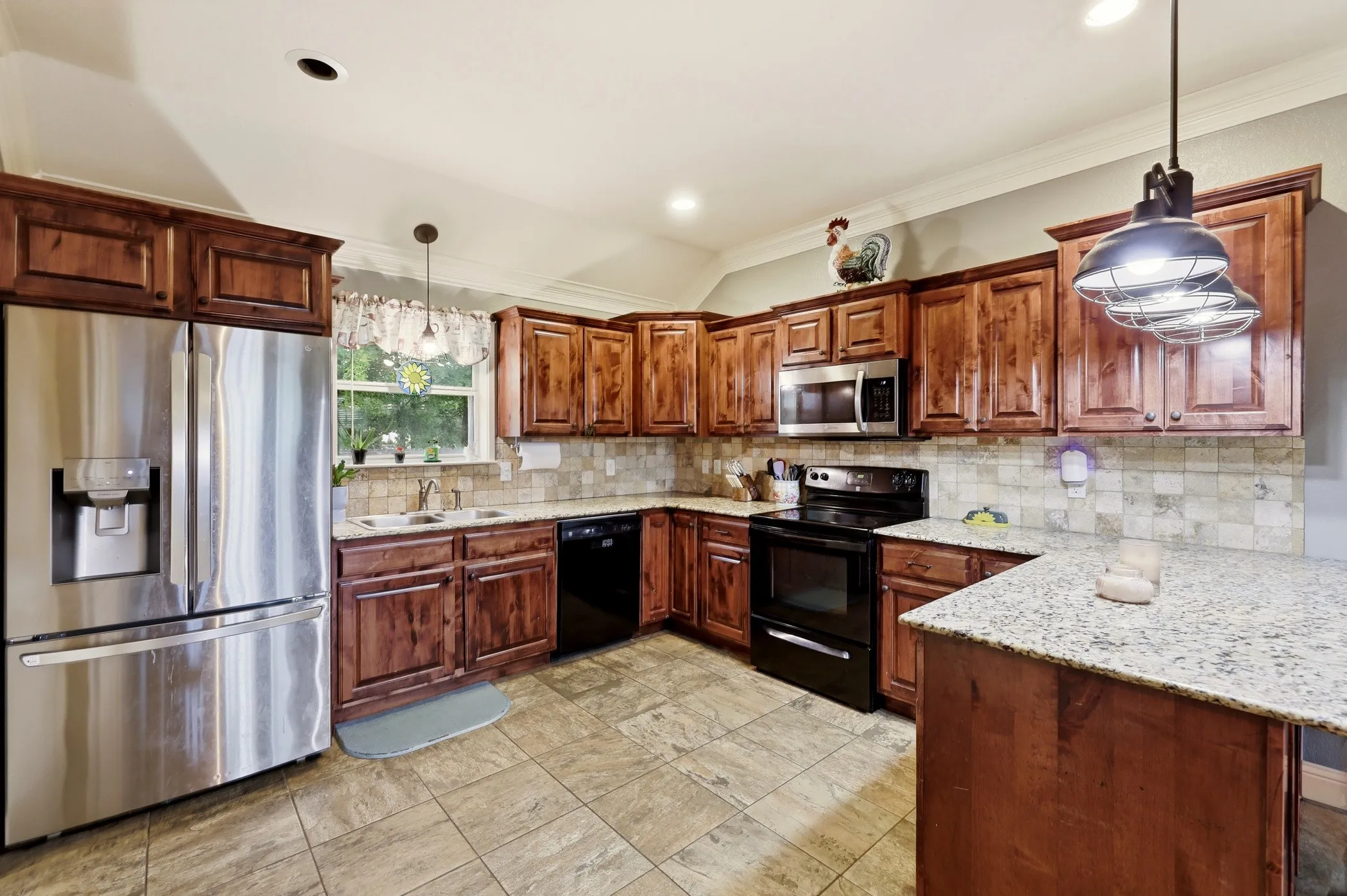 Single Family Residence For Sale in Smith County , 605 Penny Lane, Lindale, Texas 75771, 3 Bedroom, 2 Bathroom, 2 Garage spaces, 1,478 Sqft, built in 2011, mls#21283223, Real Estate Agent in Lindale, Homes For Sale in Smith county, Homes For Sale in Lindale, Realtor in Lindale Texas, Real Estate Brokerage Independent Realty Texas, Luminita Cordes Realtor
