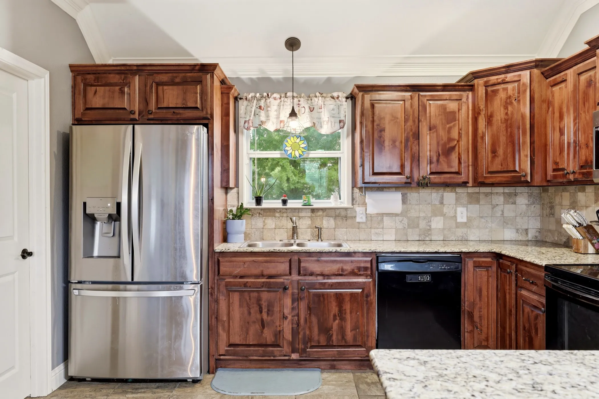 Single Family Residence For Sale in Smith County , 605 Penny Lane, Lindale, Texas 75771, 3 Bedroom, 2 Bathroom, 2 Garage spaces, 1,478 Sqft, built in 2011, mls#21283223, Real Estate Agent in Lindale, Homes For Sale in Smith county, Homes For Sale in Lindale, Realtor in Lindale Texas, Real Estate Brokerage Independent Realty Texas, Luminita Cordes Realtor