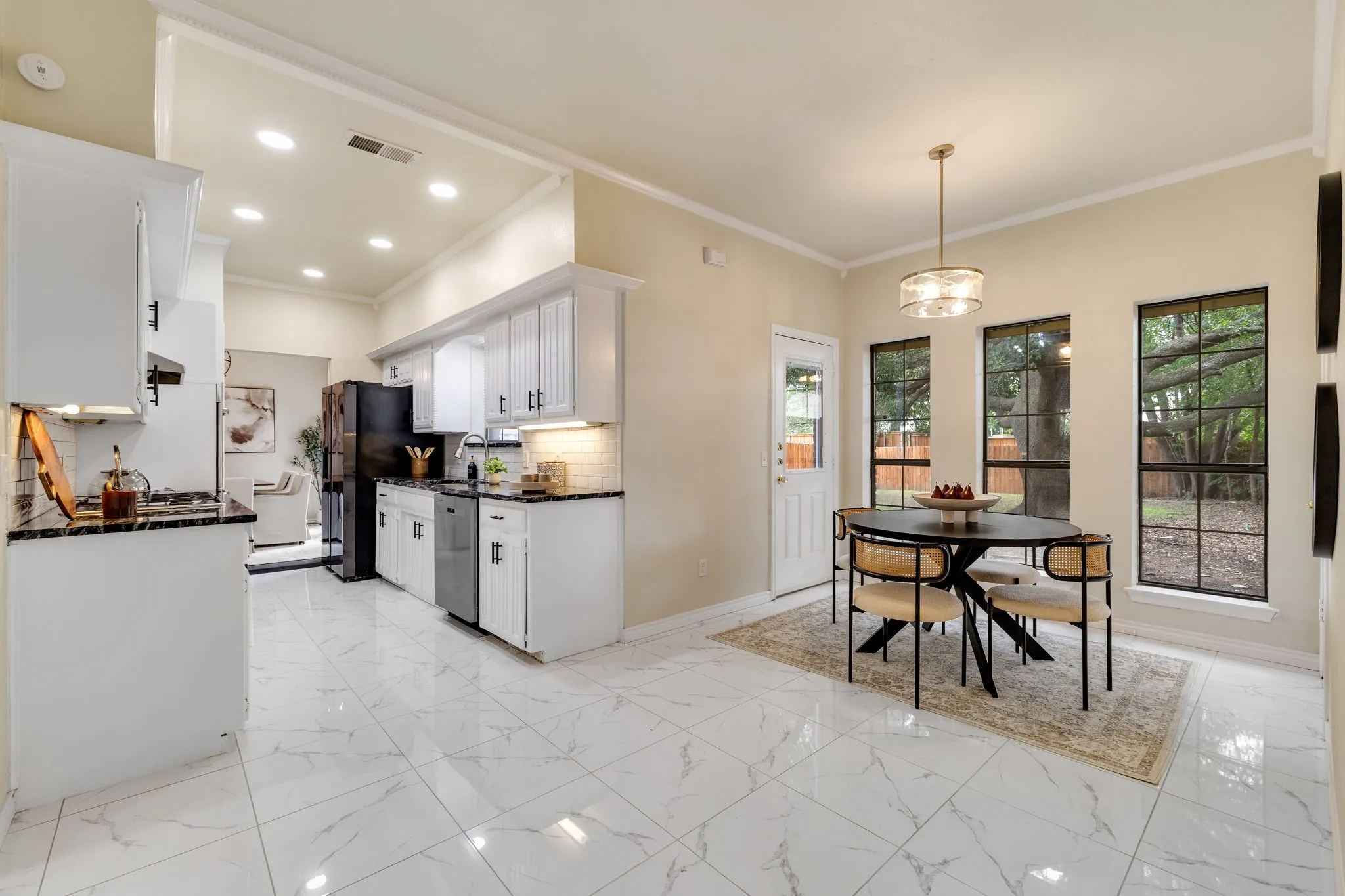 Single Family Residence For Sale in Collin County , 4212 Joshua Lane, Dallas, Texas 75287, 4 Bedroom, 3 Bathroom, 2 Garage spaces, 2,551 Sqft, built in 1981, mls#21277323, Real Estate Agent in Dallas, Homes For Sale in Collin county, Homes For Sale in Dallas, Realtor in Dallas Texas, Real Estate Brokerage Independent Realty Texas, Luminita Cordes Realtor