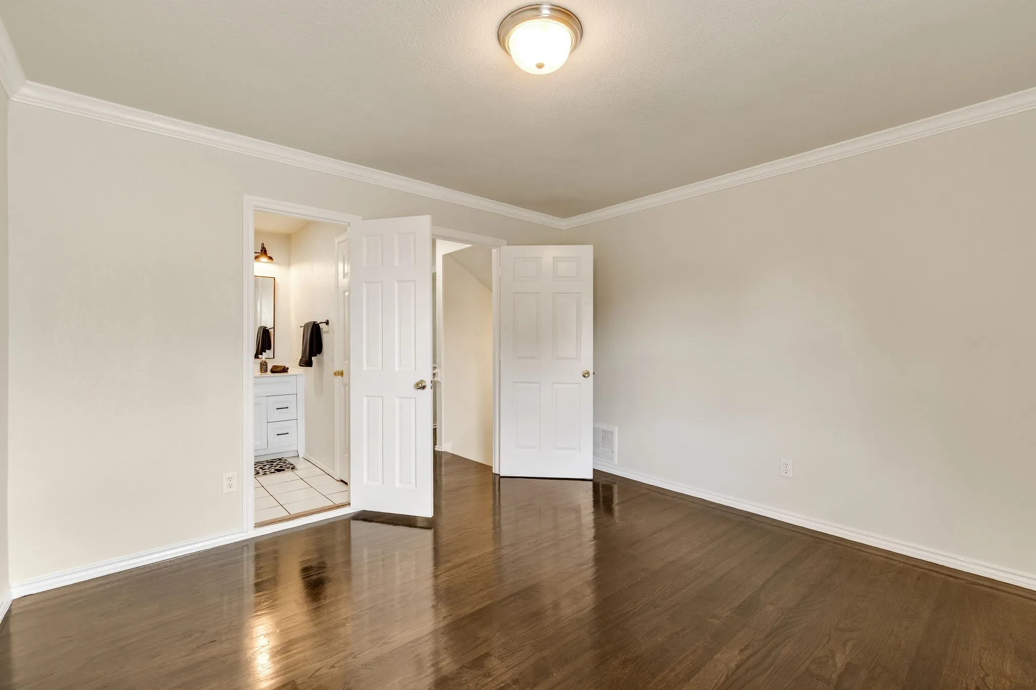 Single Family Residence For Sale in Collin County , 4212 Joshua Lane, Dallas, Texas 75287, 4 Bedroom, 3 Bathroom, 2 Garage spaces, 2,551 Sqft, built in 1981, mls#21277323, Real Estate Agent in Dallas, Homes For Sale in Collin county, Homes For Sale in Dallas, Realtor in Dallas Texas, Real Estate Brokerage Independent Realty Texas, Luminita Cordes Realtor