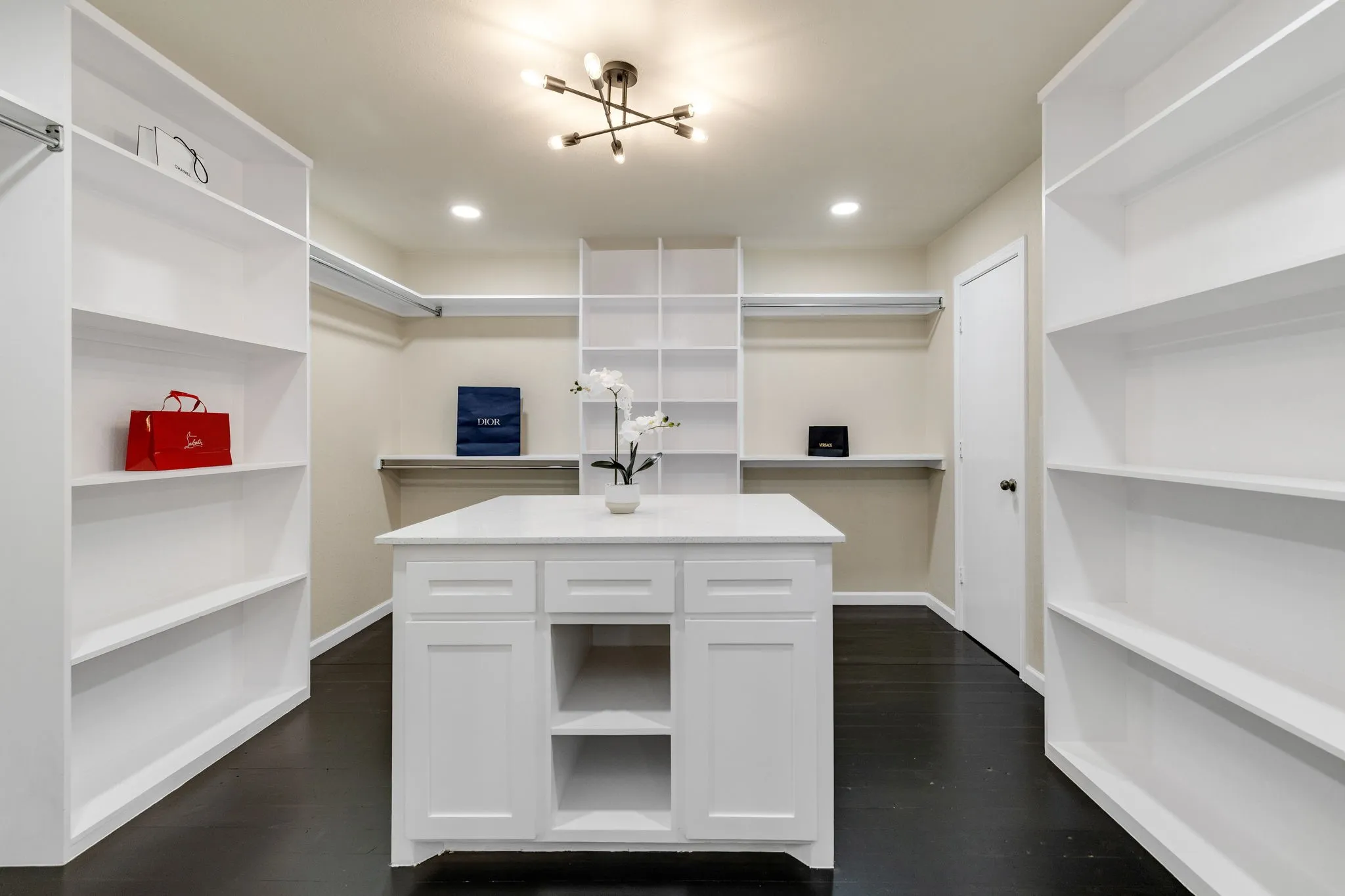 Single Family Residence For Sale in Collin County , 4212 Joshua Lane, Dallas, Texas 75287, 4 Bedroom, 3 Bathroom, 2 Garage spaces, 2,551 Sqft, built in 1981, mls#21277323, Real Estate Agent in Dallas, Homes For Sale in Collin county, Homes For Sale in Dallas, Realtor in Dallas Texas, Real Estate Brokerage Independent Realty Texas, Luminita Cordes Realtor