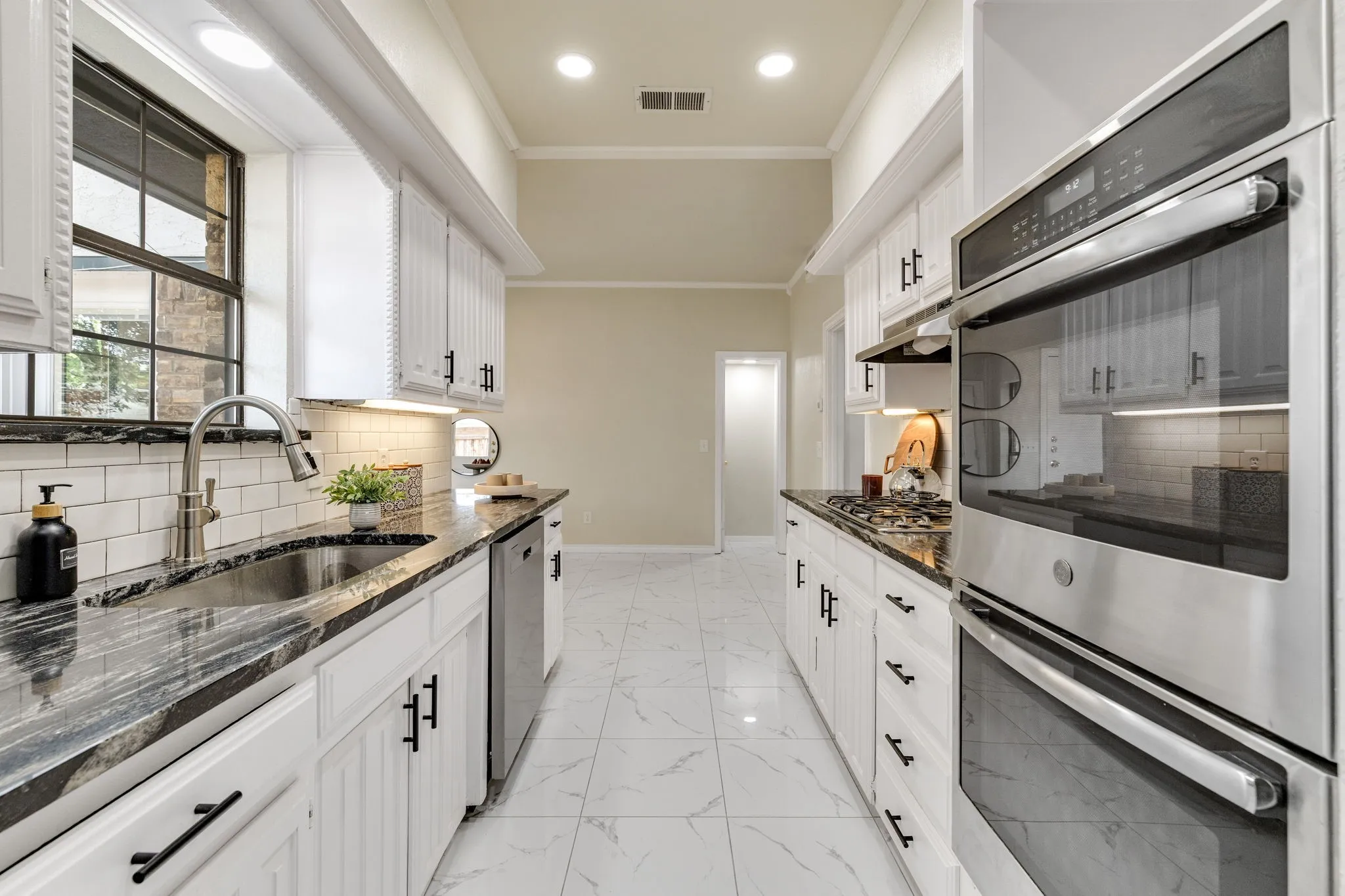 Single Family Residence For Sale in Collin County , 4212 Joshua Lane, Dallas, Texas 75287, 4 Bedroom, 3 Bathroom, 2 Garage spaces, 2,551 Sqft, built in 1981, mls#21277323, Real Estate Agent in Dallas, Homes For Sale in Collin county, Homes For Sale in Dallas, Realtor in Dallas Texas, Real Estate Brokerage Independent Realty Texas, Luminita Cordes Realtor