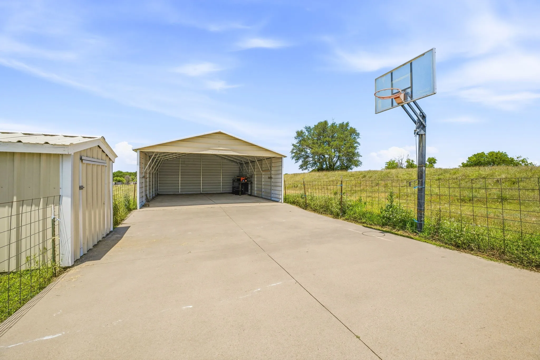 Mobile Home For Sale in Erath County , 160 Private Road 1723, Dublin, Texas 76446, 3 Bedrooms, 2 Bathrooms, Garage spaces, 1,248 Sqft, built in 1982, Price $445,000, mls#21283027, Real Estate Agent in Dublin, Homes For Sale in Erath county, Homes For Sale in Dublin, Realtor in Dublin Texas, Real Estate Brokerage Independent Realty Texas, Luminita Cordes Realtor