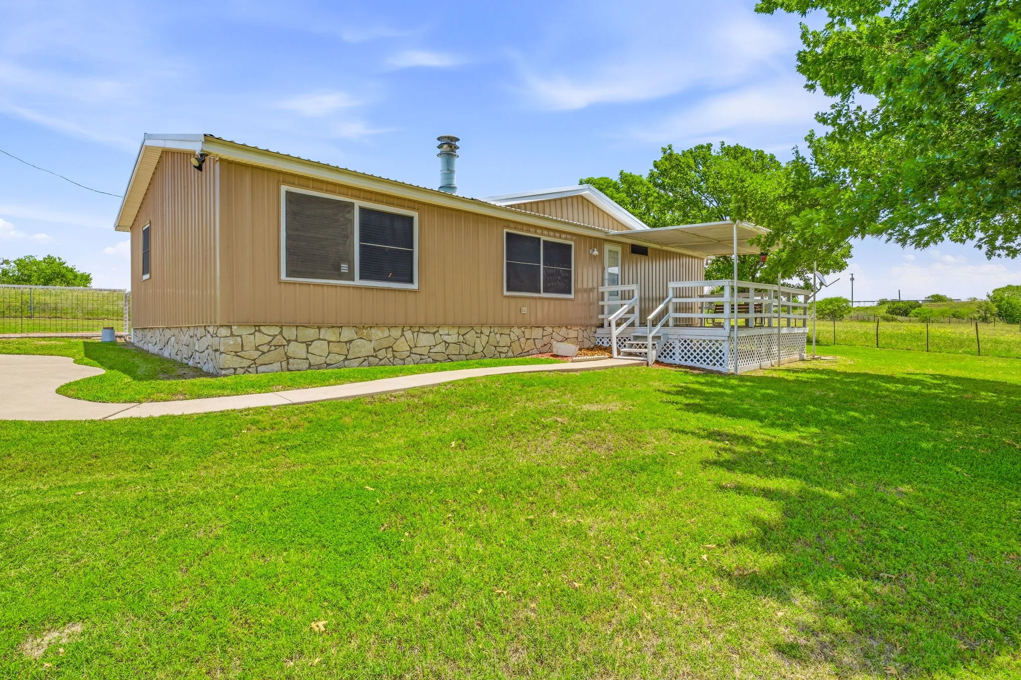 Mobile Home For Sale in Erath County , 160 Private Road 1723, Dublin, Texas 76446, 3 Bedrooms, 2 Bathrooms, Garage spaces, 1,248 Sqft, built in 1982, Price $445,000, mls#21283027, Real Estate Agent in Dublin, Homes For Sale in Erath county, Homes For Sale in Dublin, Realtor in Dublin Texas, Real Estate Brokerage Independent Realty Texas, Luminita Cordes Realtor