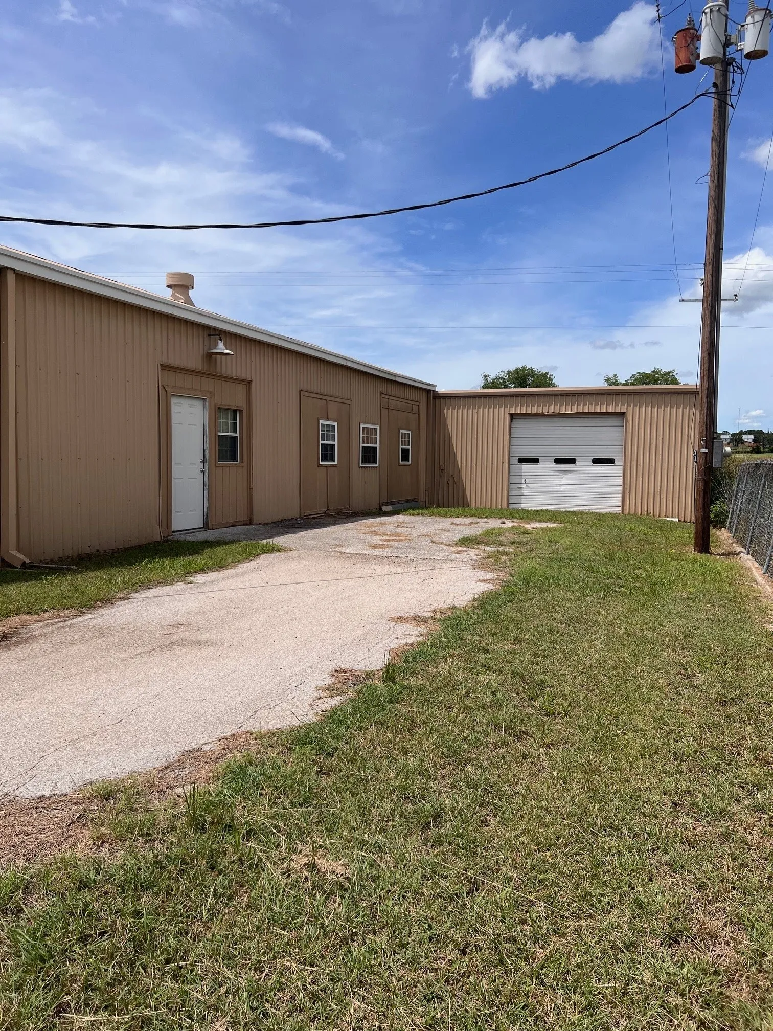 Office For Sale in Comanche County , 7680 Highway 67, Comanche, Texas 76442, 0, 0, Garage spaces, 0 Sqft, built in 1967, mls#21281547, Real Estate Agent in Comanche, Homes For Sale in Comanche county, Homes For Sale in Comanche, Realtor in Comanche Texas, Real Estate Brokerage Independent Realty Texas, Luminita Cordes Realtor