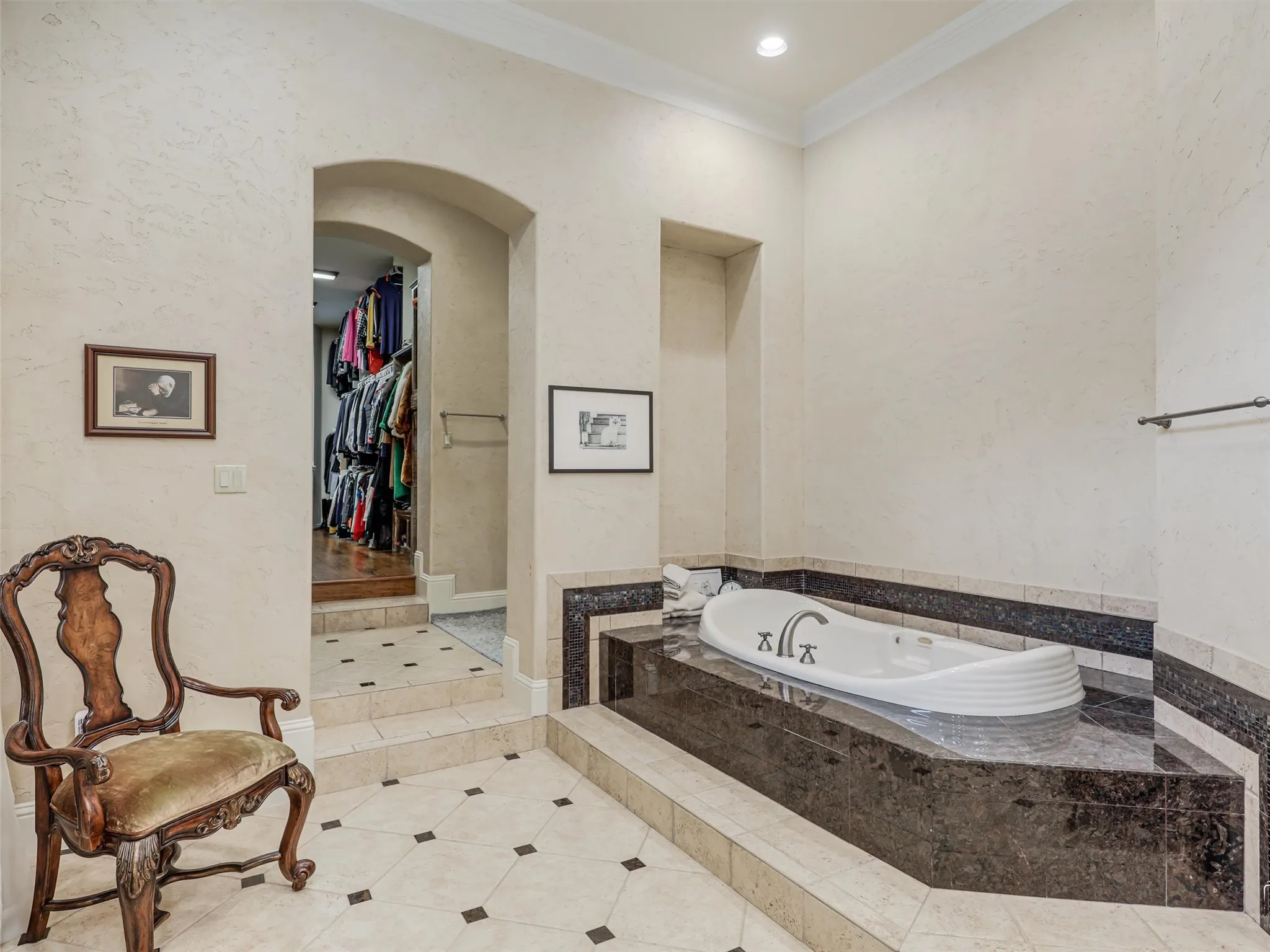 Single Family Residence For Sale in Collin County , 1201 Pecan Hollow Trail, Mc Kinney, Texas 75072, 5 Bedroom, 5 Bathroom, 3 Garage spaces, 5,375 Sqft, built in 2001, mls#21281510, Real Estate Agent in Mc Kinney, Homes For Sale in Collin county, Homes For Sale in Mc Kinney, Realtor in Mc Kinney Texas, Real Estate Brokerage Independent Realty Texas, Luminita Cordes Realtor