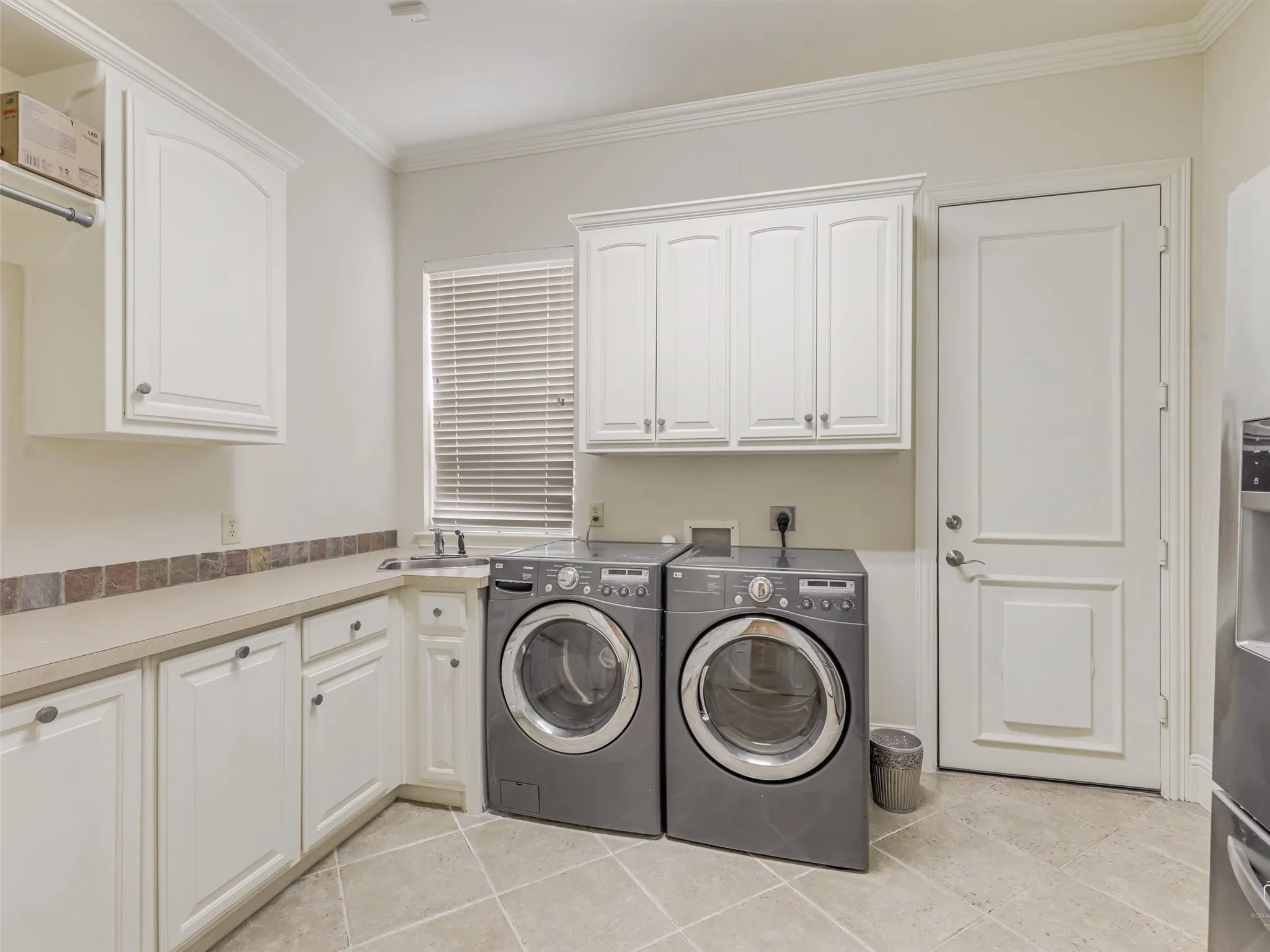 Single Family Residence For Sale in Collin County , 1201 Pecan Hollow Trail, Mc Kinney, Texas 75072, 5 Bedroom, 5 Bathroom, 3 Garage spaces, 5,375 Sqft, built in 2001, mls#21281510, Real Estate Agent in Mc Kinney, Homes For Sale in Collin county, Homes For Sale in Mc Kinney, Realtor in Mc Kinney Texas, Real Estate Brokerage Independent Realty Texas, Luminita Cordes Realtor