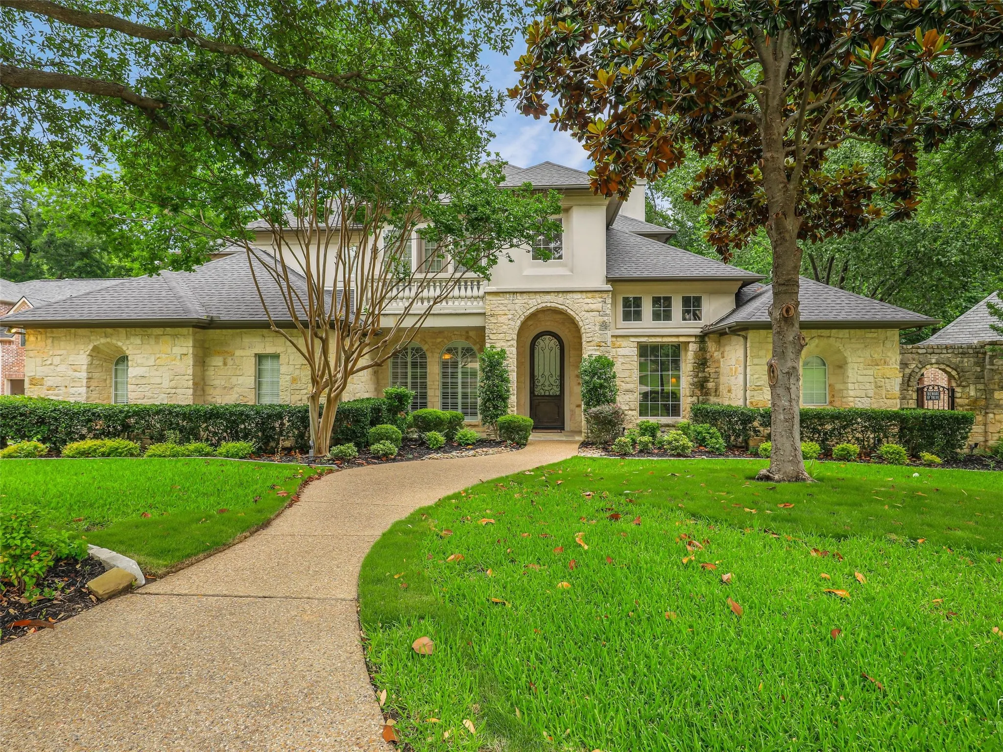 Single Family Residence For Sale in Collin County , 1201 Pecan Hollow Trail, Mc Kinney, Texas 75072, 5 Bedroom, 5 Bathroom, 3 Garage spaces, 5,375 Sqft, built in 2001, mls#21281510, Real Estate Agent in Mc Kinney, Homes For Sale in Collin county, Homes For Sale in Mc Kinney, Realtor in Mc Kinney Texas, Real Estate Brokerage Independent Realty Texas, Luminita Cordes Realtor