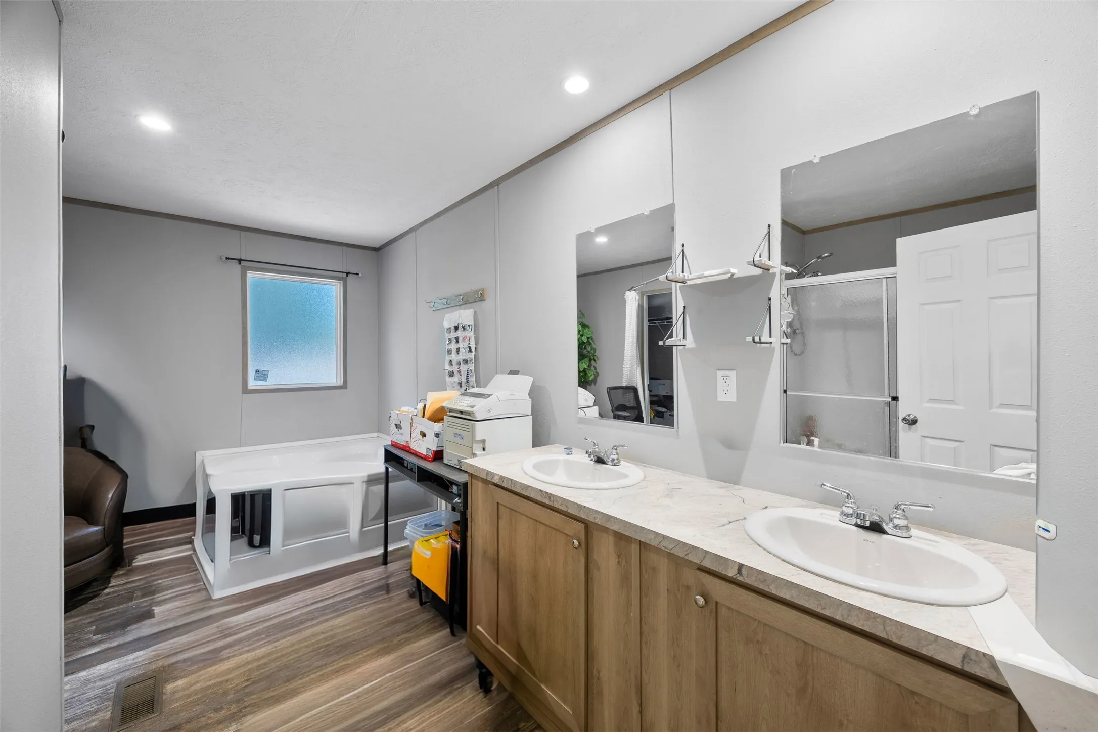 Mobile Home For Sale in Tarrant County , 101 Syble Jean Drive, Burleson, Texas 76028, 4 Bedrooms, 2 Bathrooms, Garage spaces, 1,292 Sqft, built in 1997, Price $299,900, mls#21277507, Real Estate Agent in Burleson, Homes For Sale in Tarrant county, Homes For Sale in Burleson, Realtor in Burleson Texas, Real Estate Brokerage Independent Realty Texas, Luminita Cordes Realtor