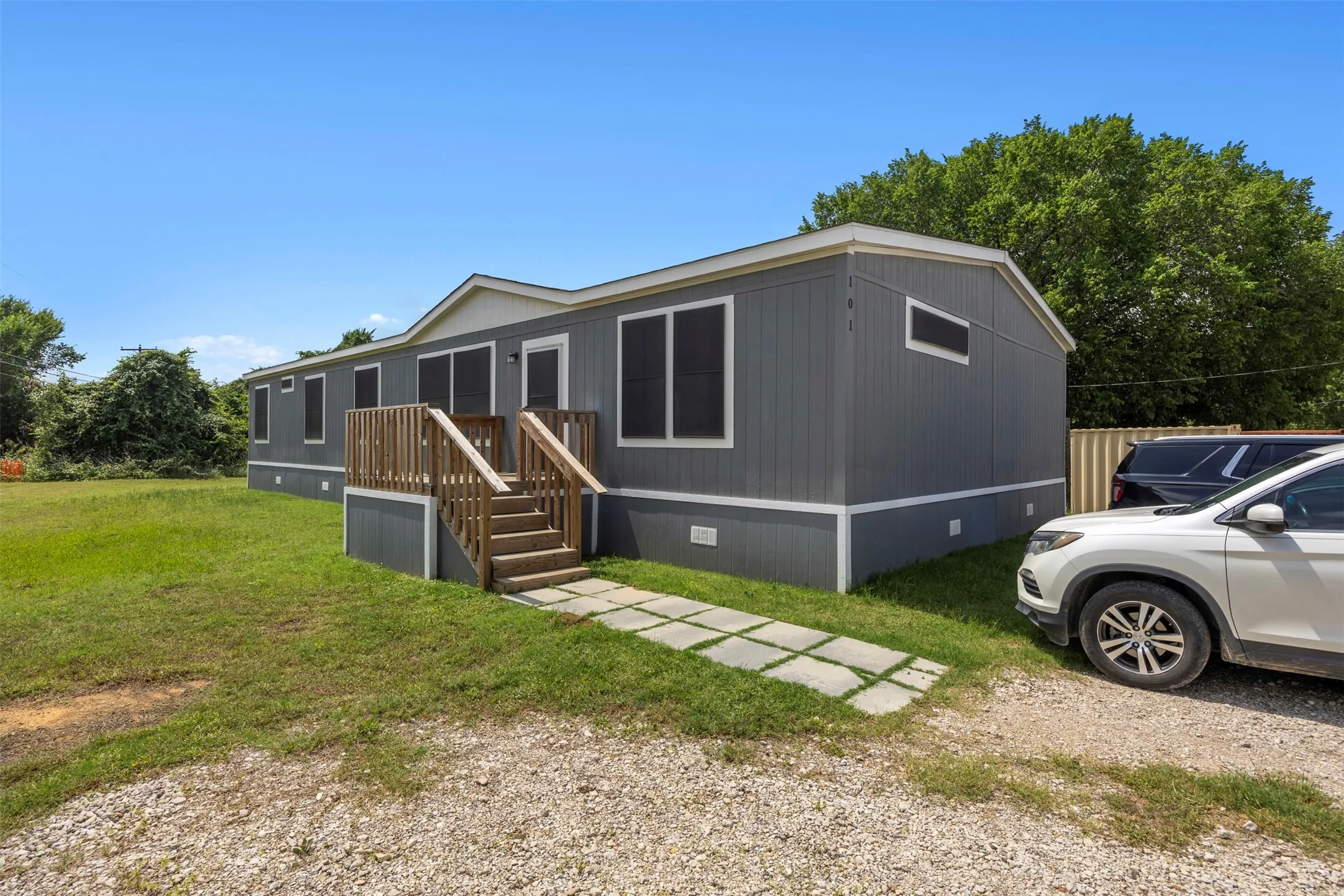 Mobile Home For Sale in Tarrant County , 101 Syble Jean Drive, Burleson, Texas 76028, 4 Bedrooms, 2 Bathrooms, Garage spaces, 1,292 Sqft, built in 1997, Price $299,900, mls#21277507, Real Estate Agent in Burleson, Homes For Sale in Tarrant county, Homes For Sale in Burleson, Realtor in Burleson Texas, Real Estate Brokerage Independent Realty Texas, Luminita Cordes Realtor