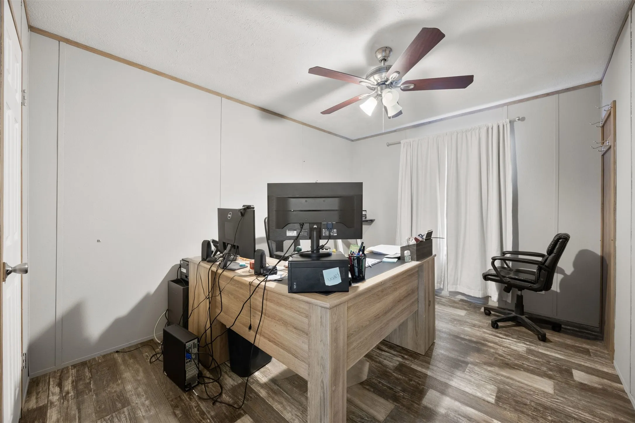 Mobile Home For Sale in Tarrant County , 101 Syble Jean Drive, Burleson, Texas 76028, 4 Bedrooms, 2 Bathrooms, Garage spaces, 1,292 Sqft, built in 1997, Price $299,900, mls#21277507, Real Estate Agent in Burleson, Homes For Sale in Tarrant county, Homes For Sale in Burleson, Realtor in Burleson Texas, Real Estate Brokerage Independent Realty Texas, Luminita Cordes Realtor
