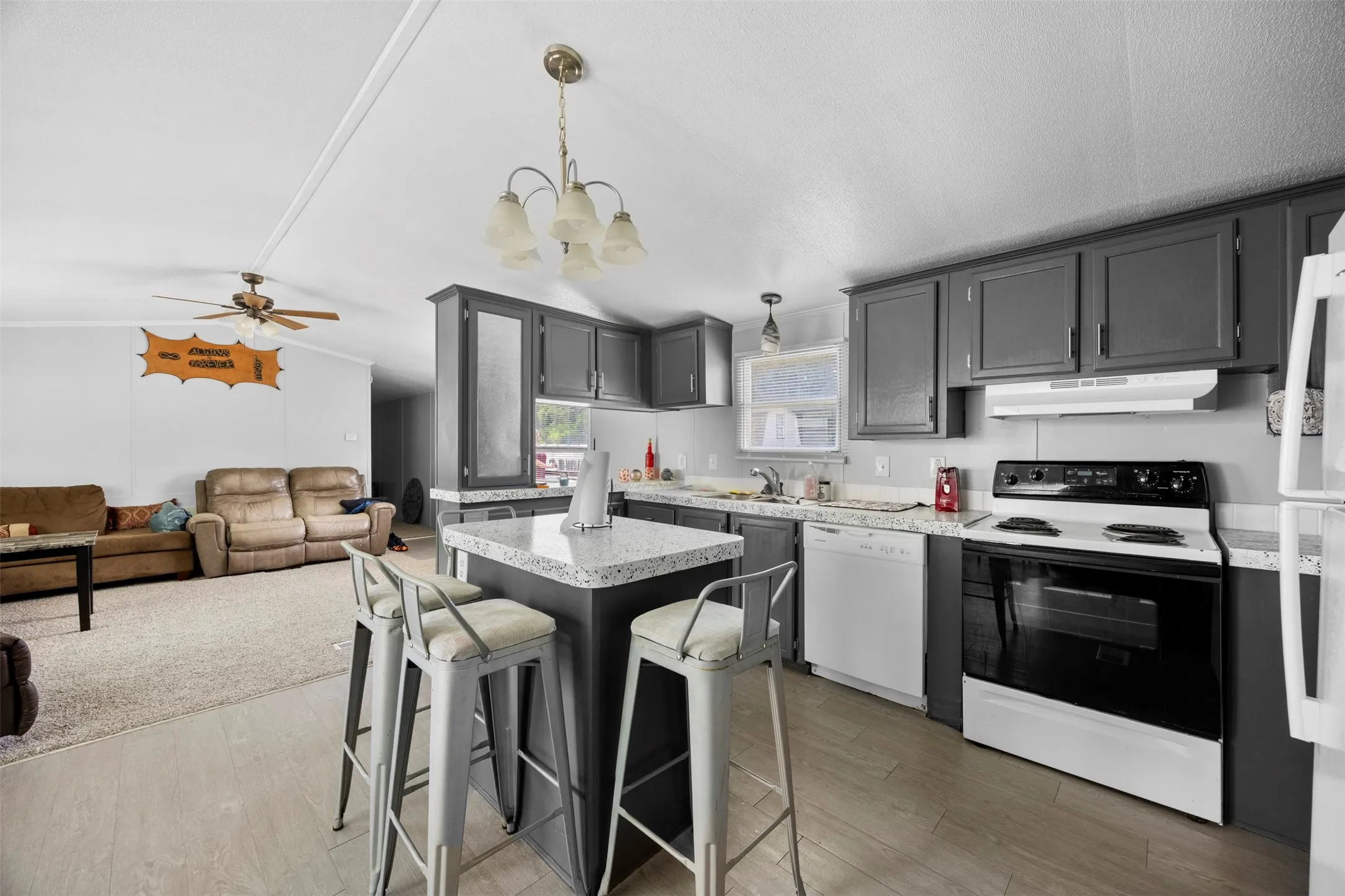 Mobile Home For Sale in Tarrant County , 105 Syble Jean Drive, Burleson, Texas 76028, 3 Bedrooms, 2 Bathrooms, Garage spaces, 1,292 Sqft, built in 1997, Price $199,999, mls#21277517, Real Estate Agent in Burleson, Homes For Sale in Tarrant county, Homes For Sale in Burleson, Realtor in Burleson Texas, Real Estate Brokerage Independent Realty Texas, Luminita Cordes Realtor