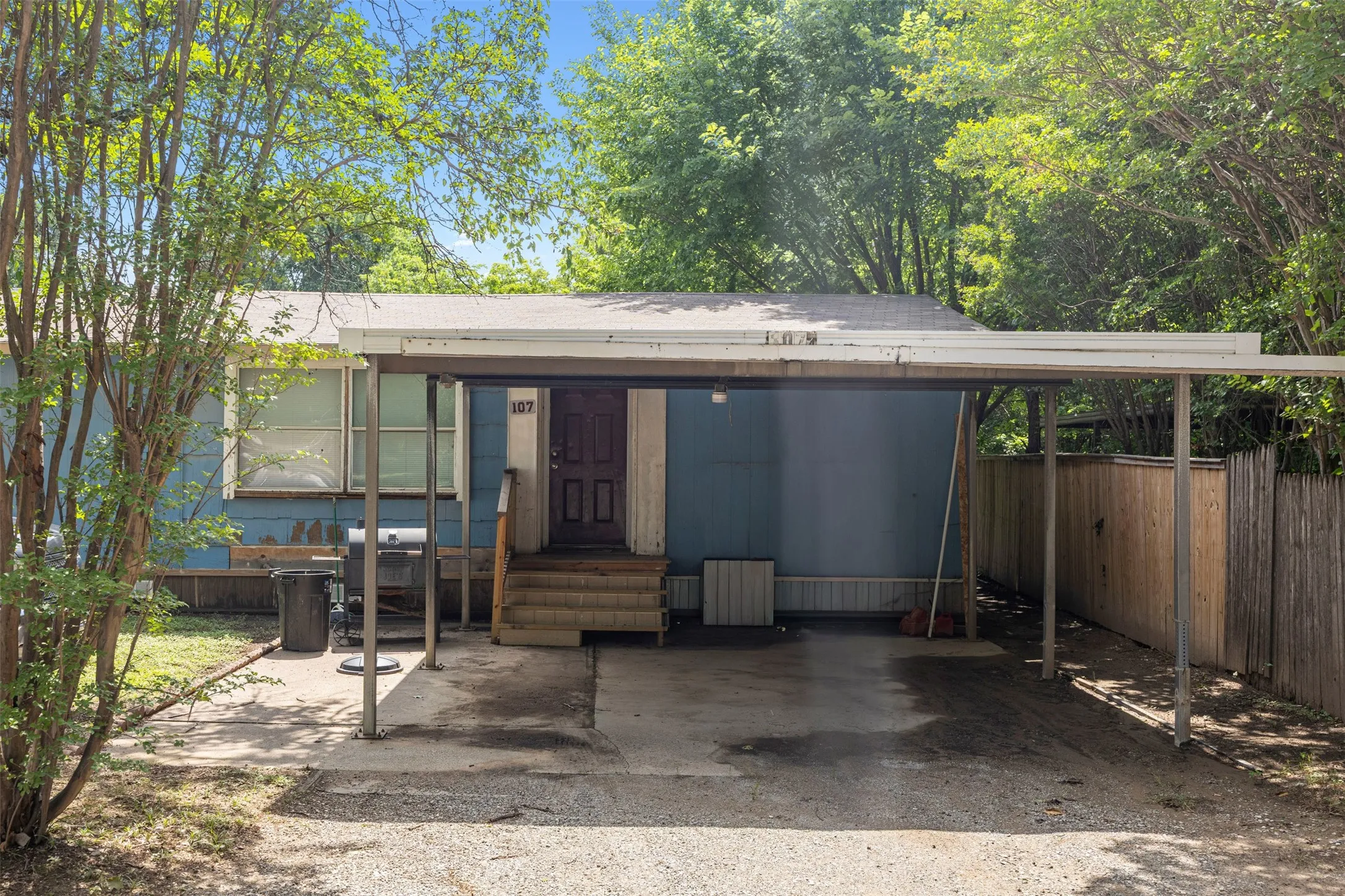 107 Syble Jean Dr