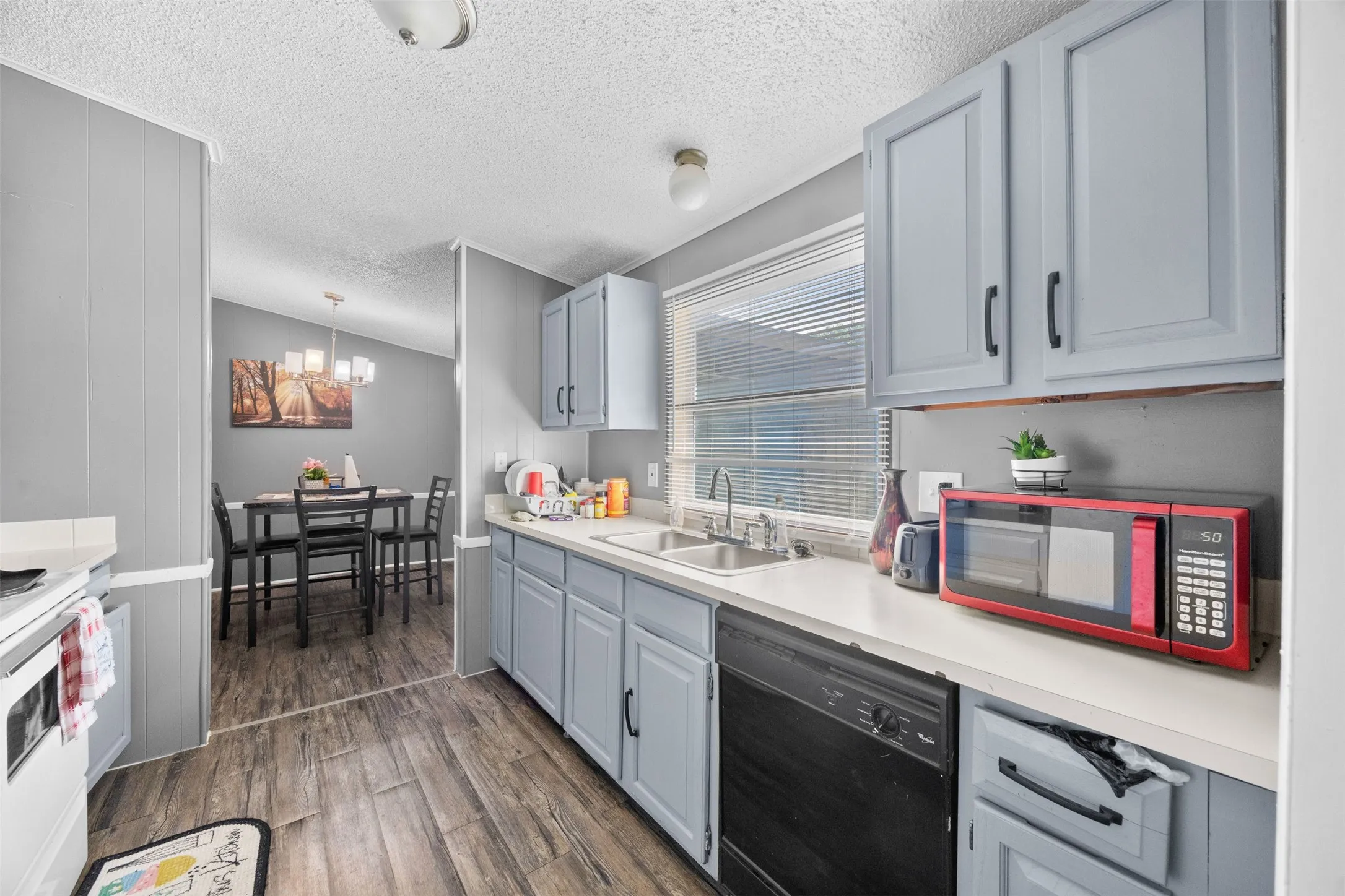 107 Syble Jean Dr
