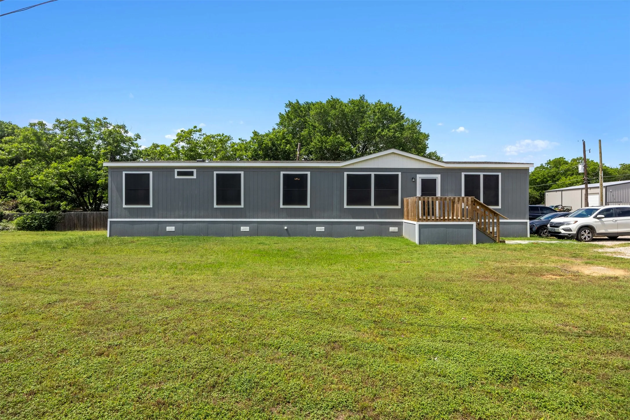 101 Syble Jean Dr
