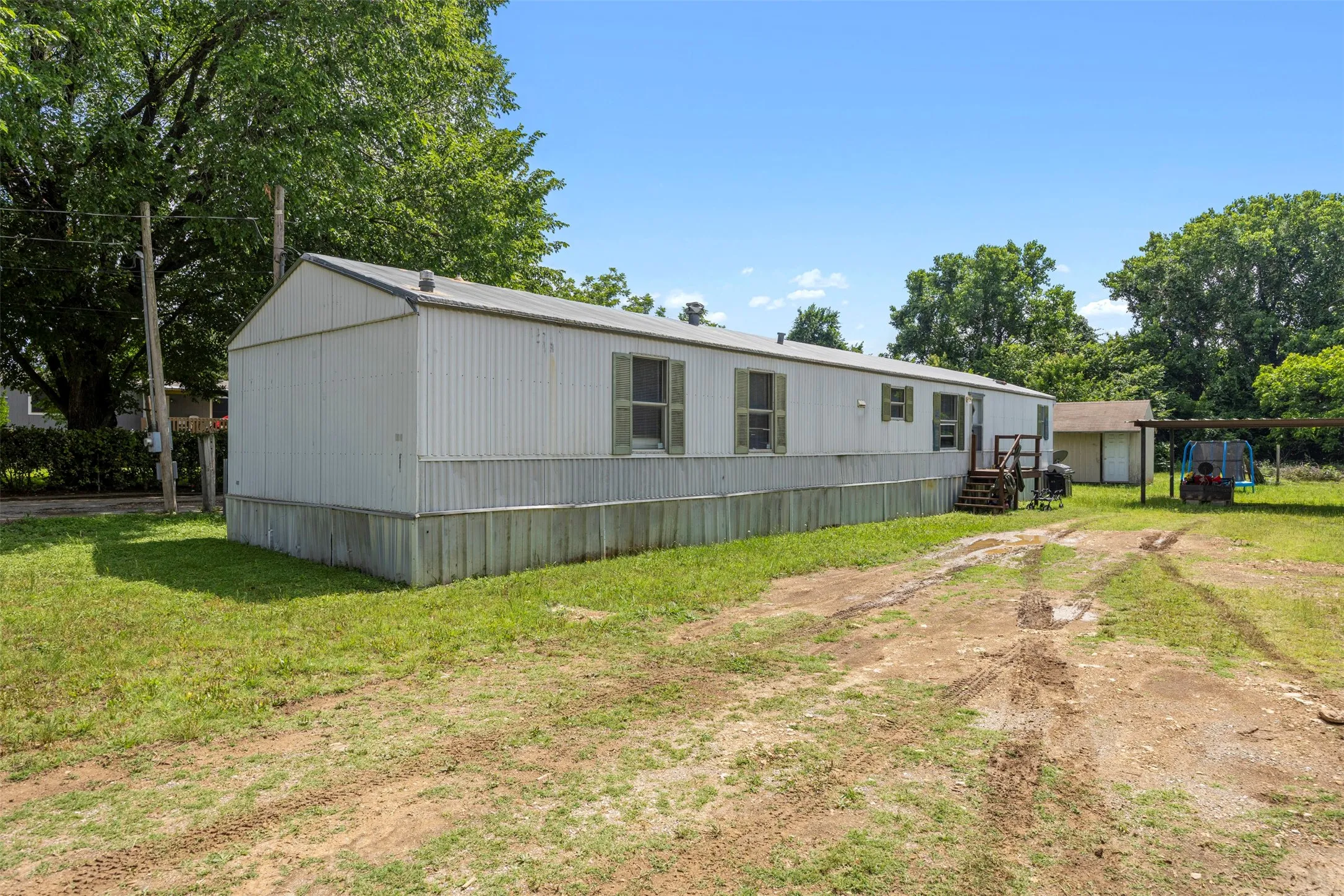 105 Syble Jean Dr