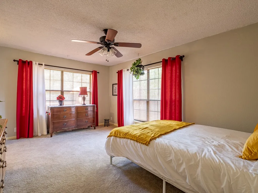 Single Family Residence For Rent in Hood County , 408 Heritage Trail, Granbury, Texas 76048, 3 Bedroom, 2 Bathroom, 2 Garage spaces, 1,635 Sqft, built in 1979, mls#21283261, Real Estate Agent in Granbury, Homes For Rent in Hood county, Homes For Rent in Granbury, Realtor in Granbury Texas, Real Estate Brokerage Independent Realty Texas, Luminita Cordes Realtor
