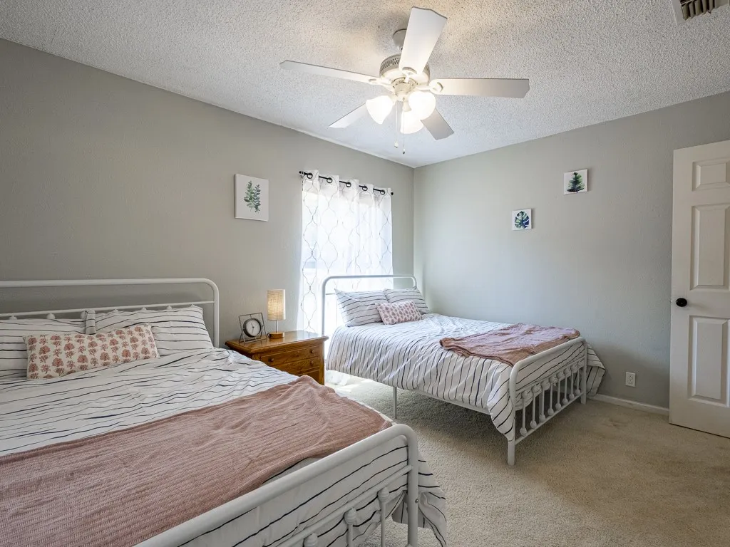 Single Family Residence For Rent in Hood County , 408 Heritage Trail, Granbury, Texas 76048, 3 Bedroom, 2 Bathroom, 2 Garage spaces, 1,635 Sqft, built in 1979, mls#21283261, Real Estate Agent in Granbury, Homes For Rent in Hood county, Homes For Rent in Granbury, Realtor in Granbury Texas, Real Estate Brokerage Independent Realty Texas, Luminita Cordes Realtor