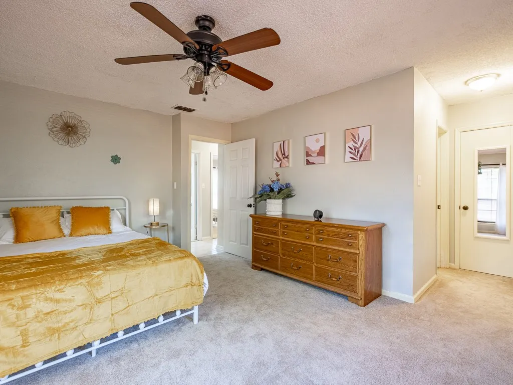 Single Family Residence For Rent in Hood County , 408 Heritage Trail, Granbury, Texas 76048, 3 Bedroom, 2 Bathroom, 2 Garage spaces, 1,635 Sqft, built in 1979, mls#21283261, Real Estate Agent in Granbury, Homes For Rent in Hood county, Homes For Rent in Granbury, Realtor in Granbury Texas, Real Estate Brokerage Independent Realty Texas, Luminita Cordes Realtor