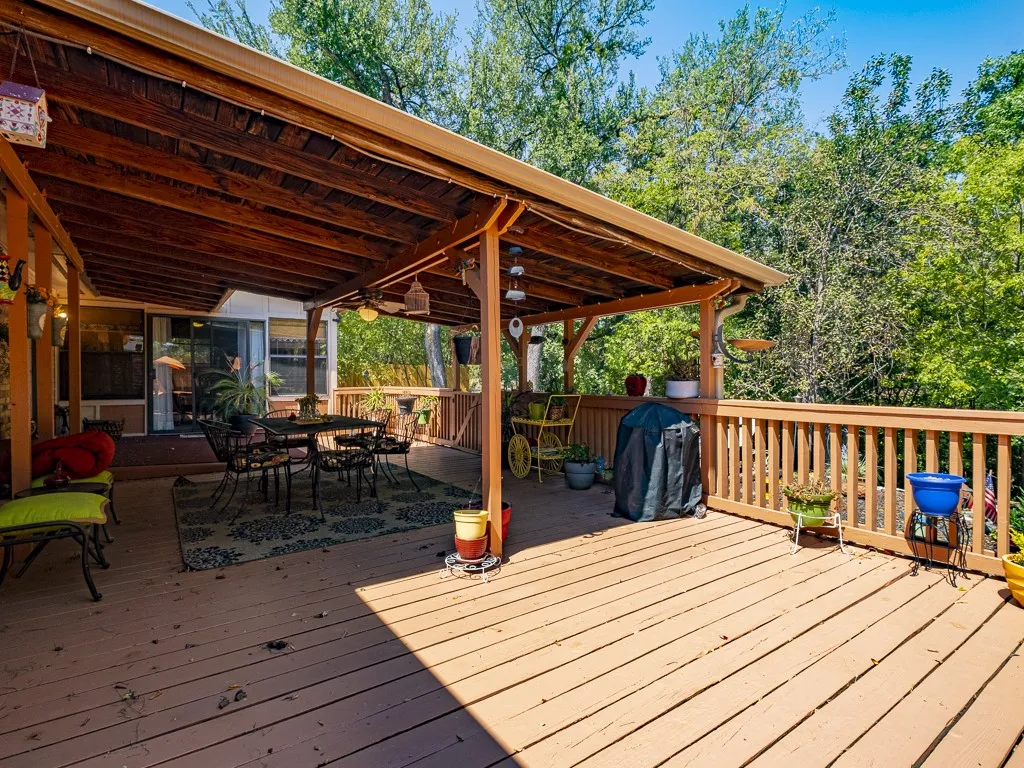 Single Family Residence For Rent in Hood County , 408 Heritage Trail, Granbury, Texas 76048, 3 Bedroom, 2 Bathroom, 2 Garage spaces, 1,635 Sqft, built in 1979, mls#21283261, Real Estate Agent in Granbury, Homes For Rent in Hood county, Homes For Rent in Granbury, Realtor in Granbury Texas, Real Estate Brokerage Independent Realty Texas, Luminita Cordes Realtor