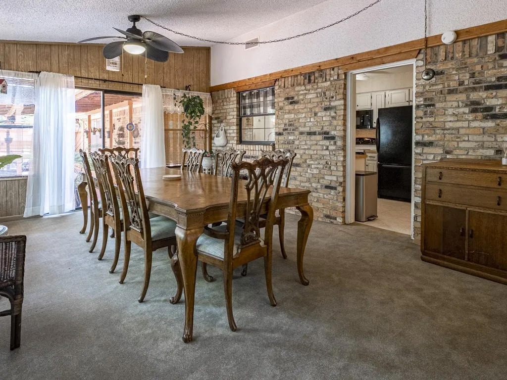 Single Family Residence For Rent in Hood County , 408 Heritage Trail, Granbury, Texas 76048, 3 Bedroom, 2 Bathroom, 2 Garage spaces, 1,635 Sqft, built in 1979, mls#21283261, Real Estate Agent in Granbury, Homes For Rent in Hood county, Homes For Rent in Granbury, Realtor in Granbury Texas, Real Estate Brokerage Independent Realty Texas, Luminita Cordes Realtor