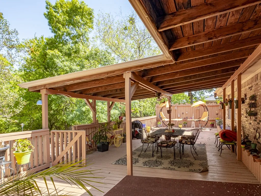Single Family Residence For Rent in Hood County , 408 Heritage Trail, Granbury, Texas 76048, 3 Bedroom, 2 Bathroom, 2 Garage spaces, 1,635 Sqft, built in 1979, mls#21283261, Real Estate Agent in Granbury, Homes For Rent in Hood county, Homes For Rent in Granbury, Realtor in Granbury Texas, Real Estate Brokerage Independent Realty Texas, Luminita Cordes Realtor
