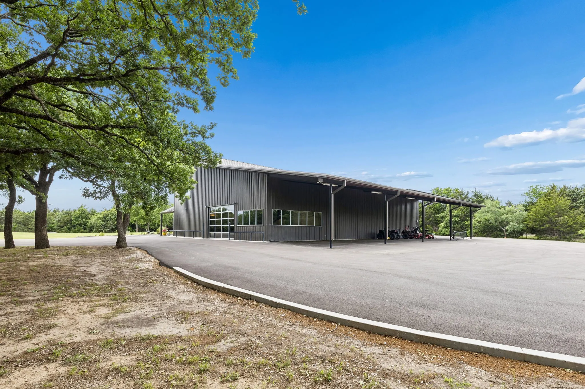 Single Family Residence For Sale in Cooke County , 1306 Morrow Road, Valley View, Texas 76272, 2 Bedrooms, 2 Bathrooms, Garage spaces, 3,999 Sqft, built in 2018, Price $2,800,000, mls#21283256, Real Estate Agent in Valley View, Homes For Sale in Cooke county, Homes For Sale in Valley View, Realtor in Valley View Texas, Real Estate Brokerage Independent Realty Texas, Luminita Cordes Realtor