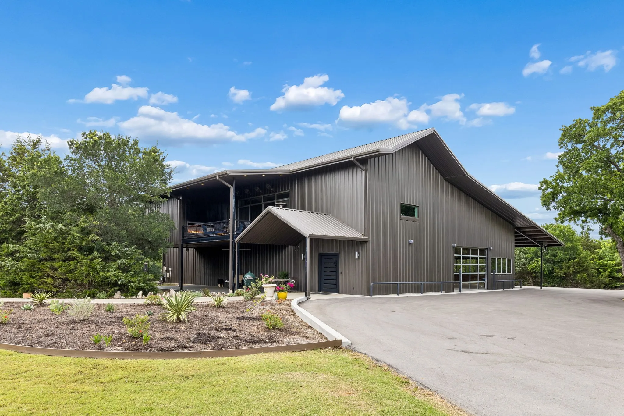 Single Family Residence For Sale in Cooke County , 1306 Morrow Road, Valley View, Texas 76272, 2 Bedrooms, 2 Bathrooms, Garage spaces, 3,999 Sqft, built in 2018, Price $2,800,000, mls#21283256, Real Estate Agent in Valley View, Homes For Sale in Cooke county, Homes For Sale in Valley View, Realtor in Valley View Texas, Real Estate Brokerage Independent Realty Texas, Luminita Cordes Realtor